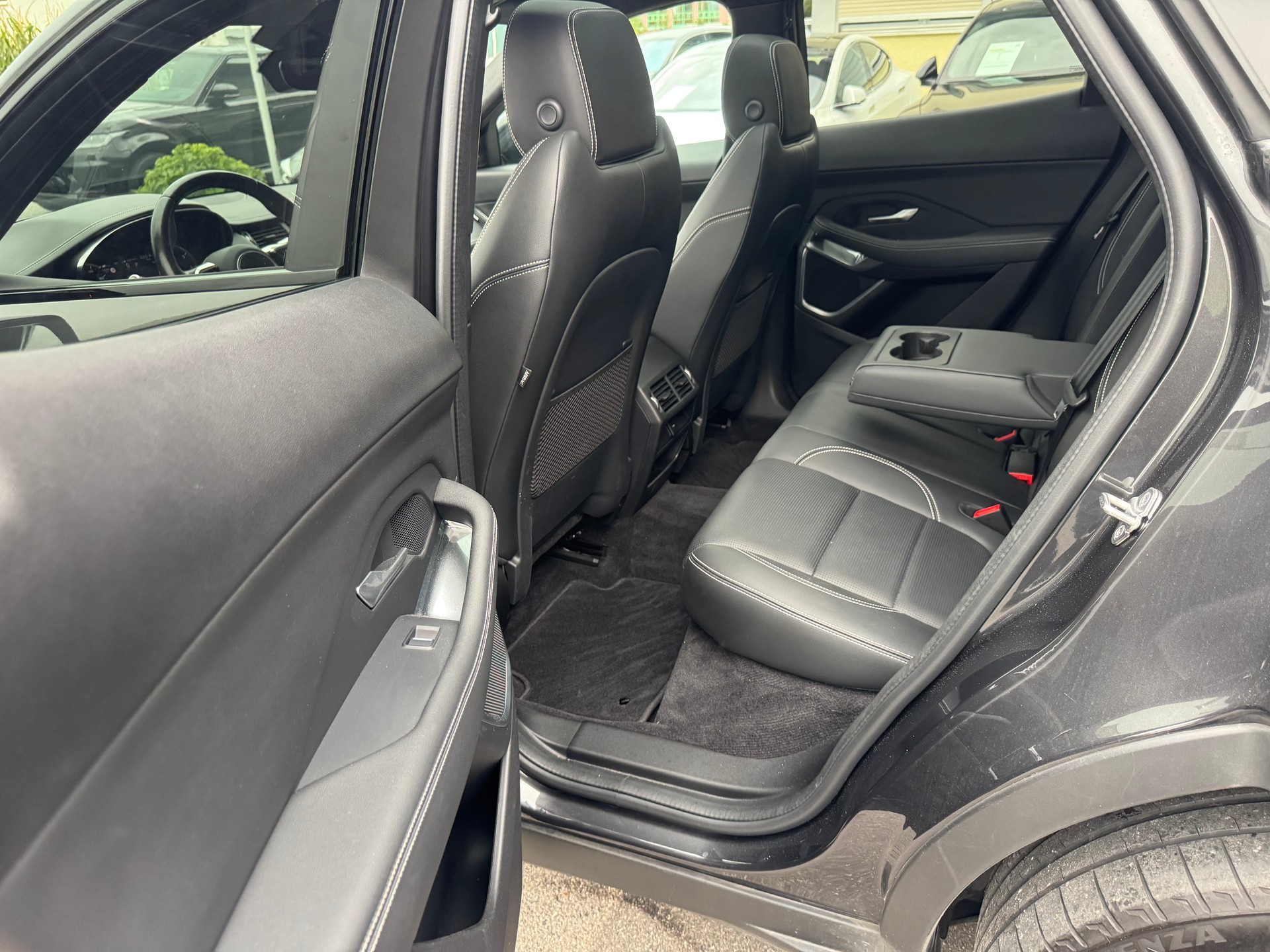 JAGUAR E-Pace 2.0 P200 R-Dynamic AWD Black-image-21