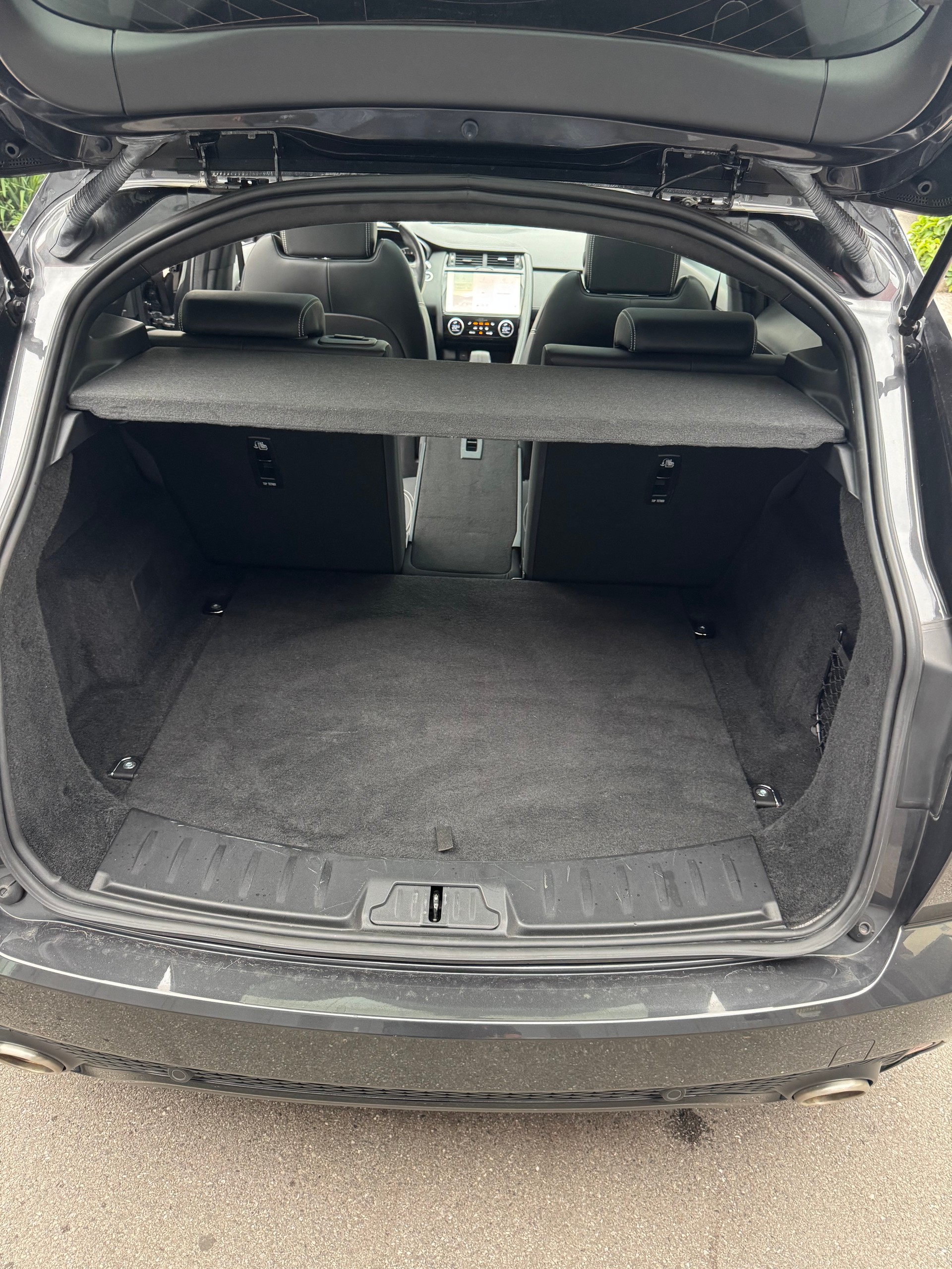 JAGUAR E-Pace 2.0 P200 R-Dynamic AWD Black-image-19