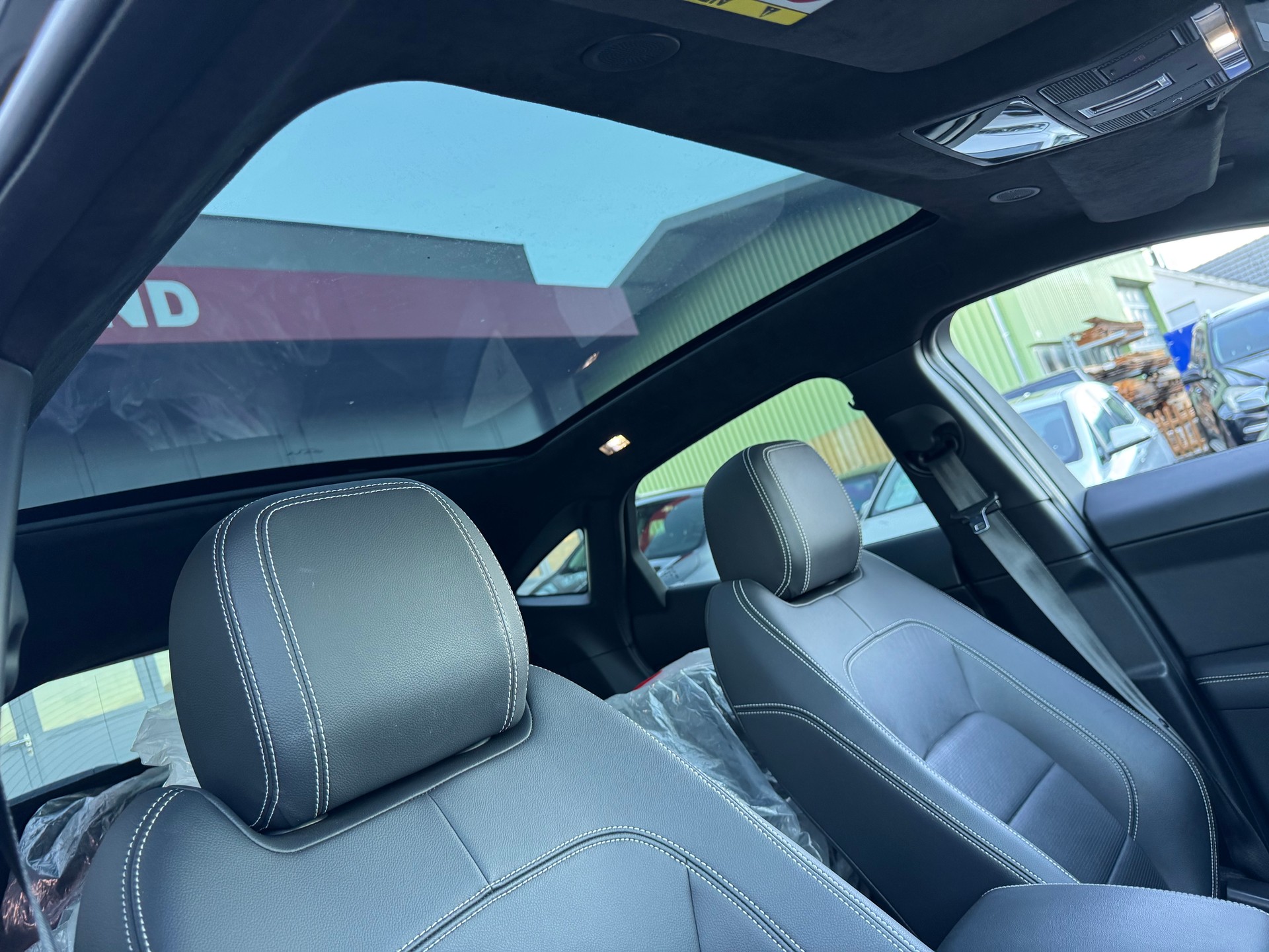 JAGUAR E-Pace 2.0 P200 R-Dynamic AWD Black-image-16