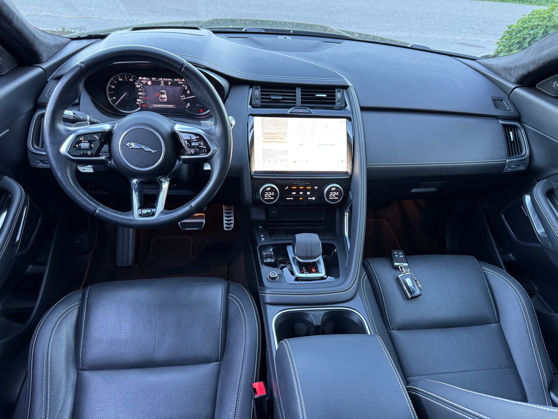 JAGUAR E-Pace 2.0 P200 R-Dynamic AWD Black-image-20