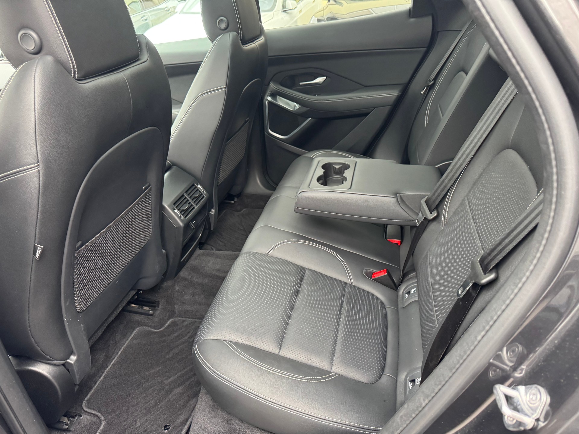 JAGUAR E-Pace 2.0 P200 R-Dynamic AWD Black-image-20
