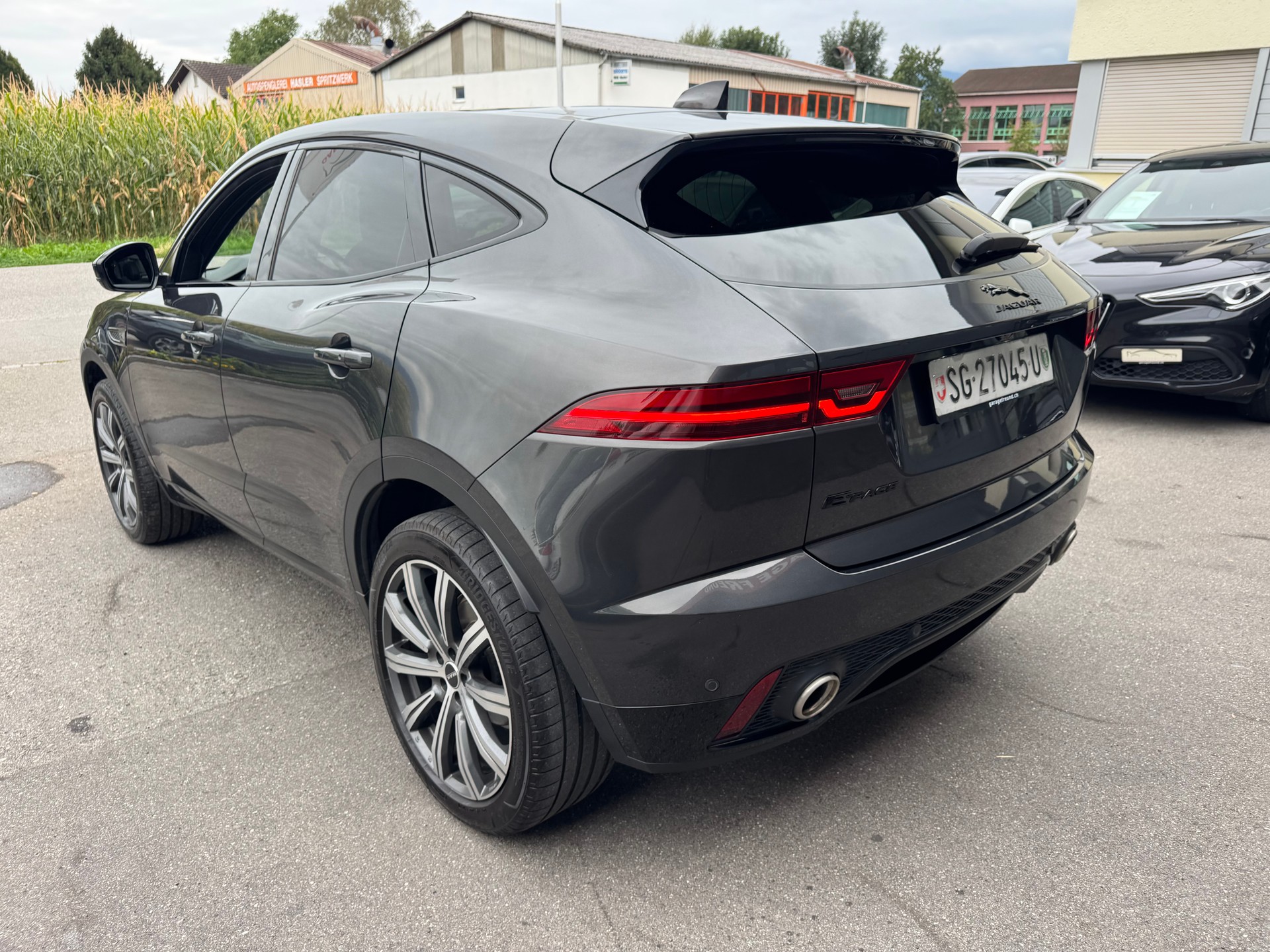 JAGUAR E-Pace 2.0 P200 R-Dynamic AWD Black-image-7