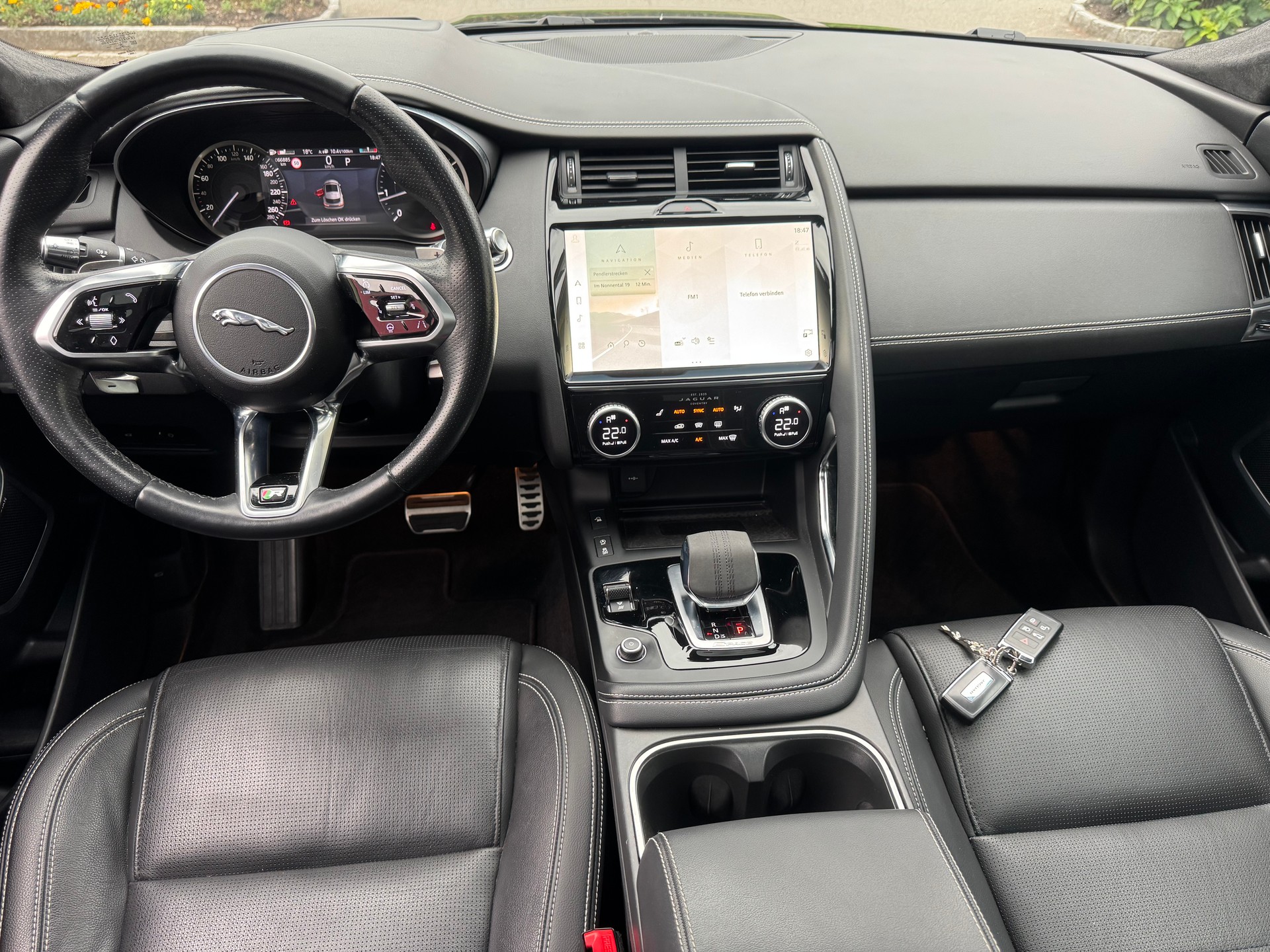 JAGUAR E-Pace 2.0 P200 R-Dynamic AWD Black-image-26