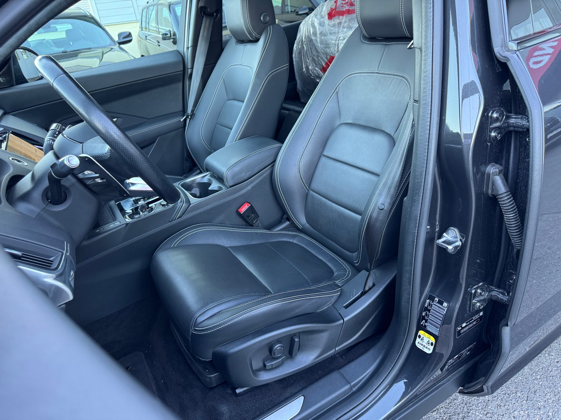 JAGUAR E-Pace 2.0 P200 R-Dynamic AWD Black-image-19