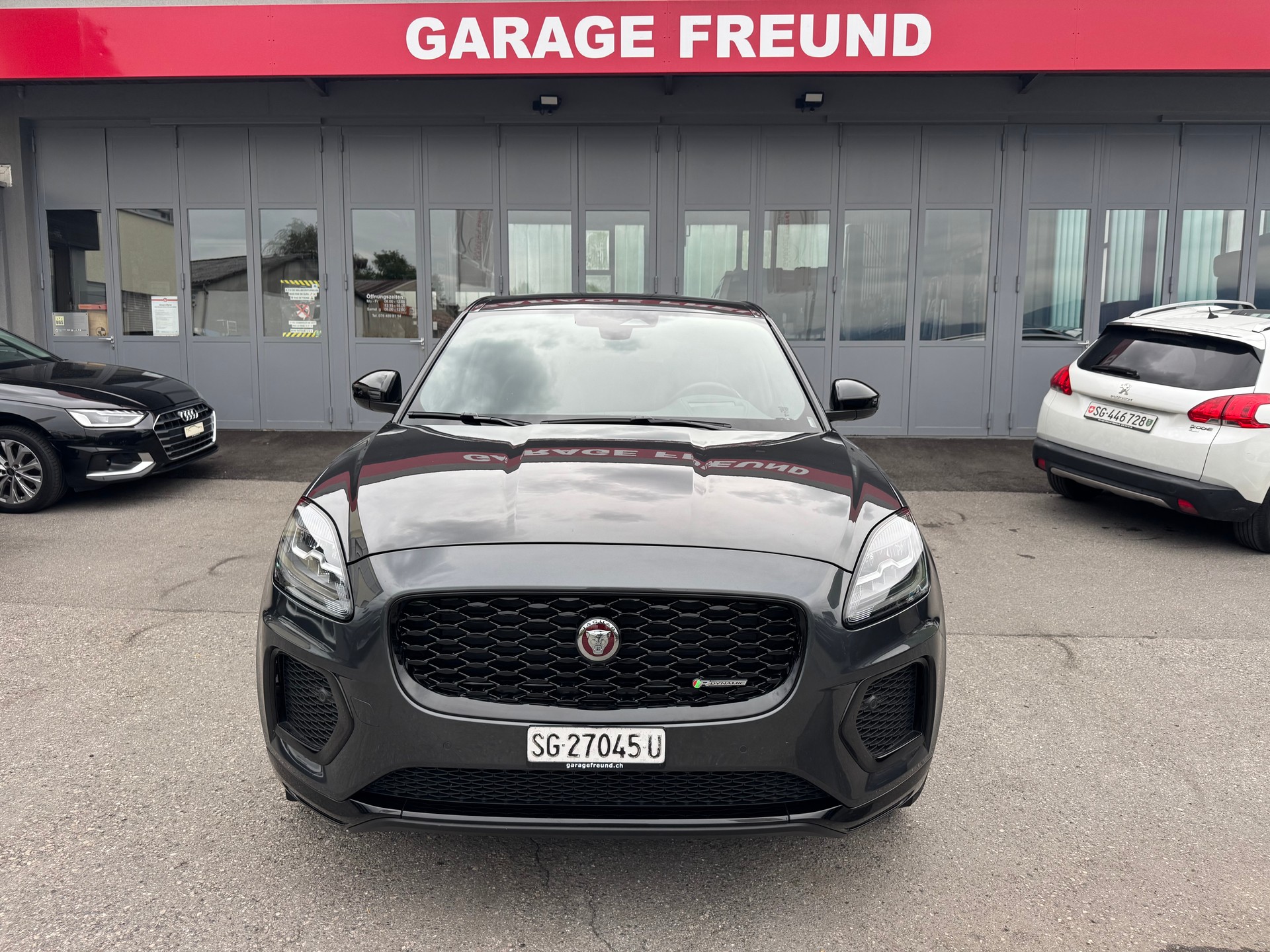 JAGUAR E-Pace 2.0 P200 R-Dynamic AWD Black-image-4
