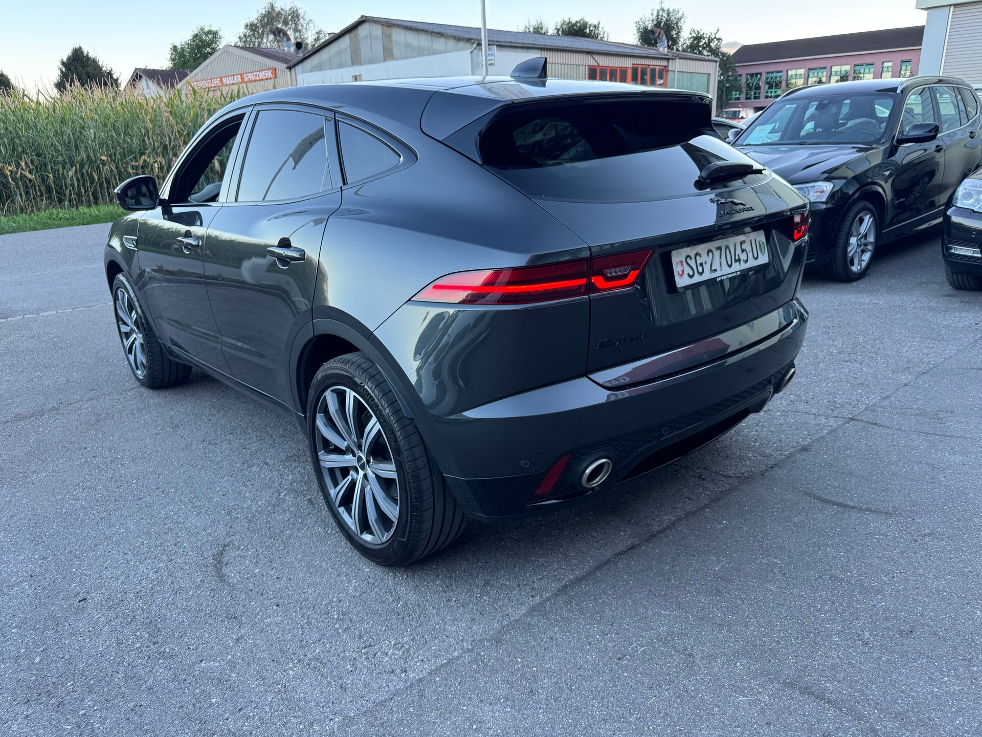 JAGUAR E-Pace 2.0 P200 R-Dynamic AWD Black-image-8
