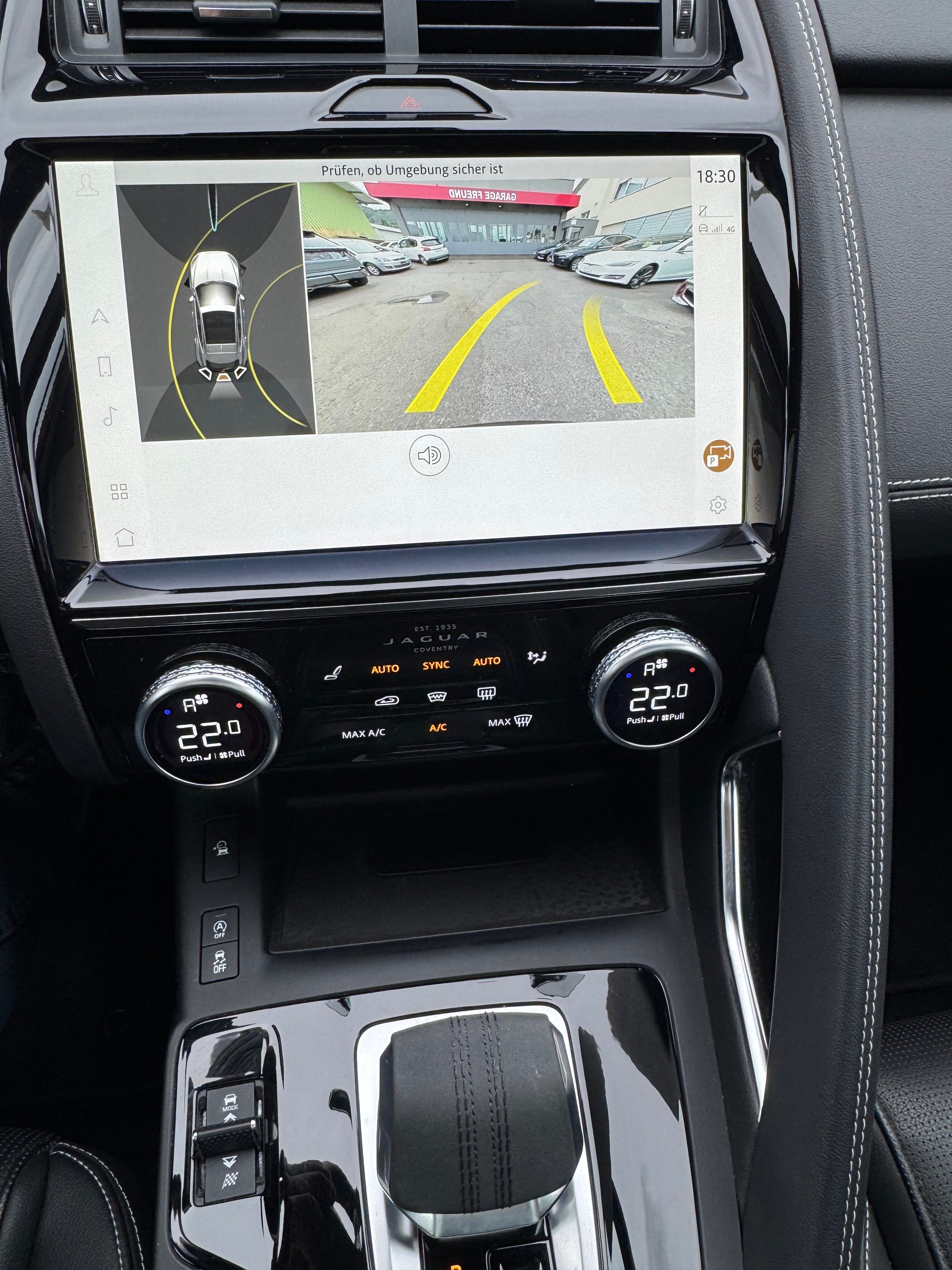 JAGUAR E-Pace 2.0 P200 R-Dynamic AWD Black-image-29