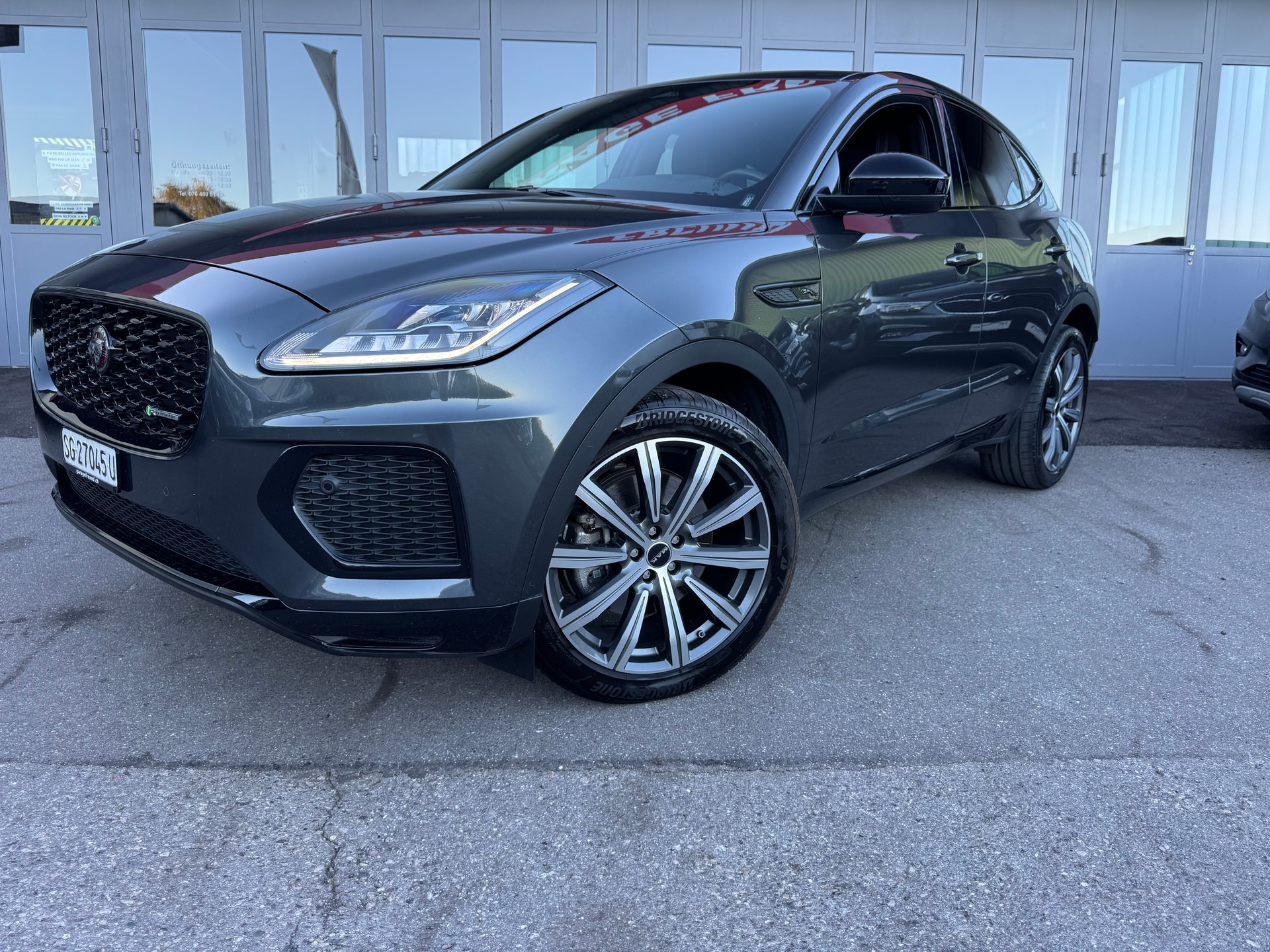 JAGUAR E-Pace 2.0 P200 R-Dynamic AWD Black-image-0