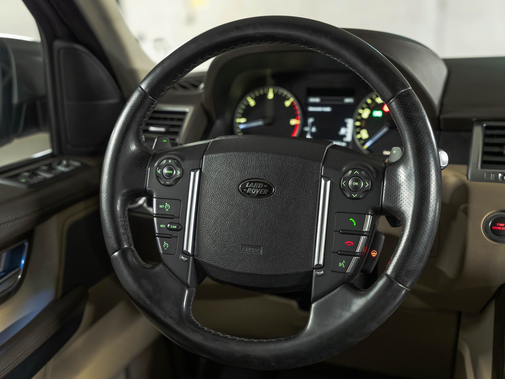 LAND ROVER Range Rover Sport 3.0 TDV6 HSE Automatic-image-15