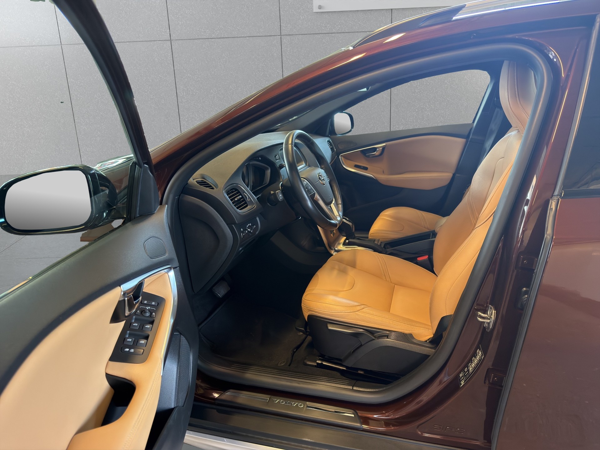 VOLVO V40 Cross Country T4 AWD Lyx Geartronic*TOP ZUSTAND*NUR 39000 KM*NAVIGATION*RÜCKFAHRKAMERA*-image-18