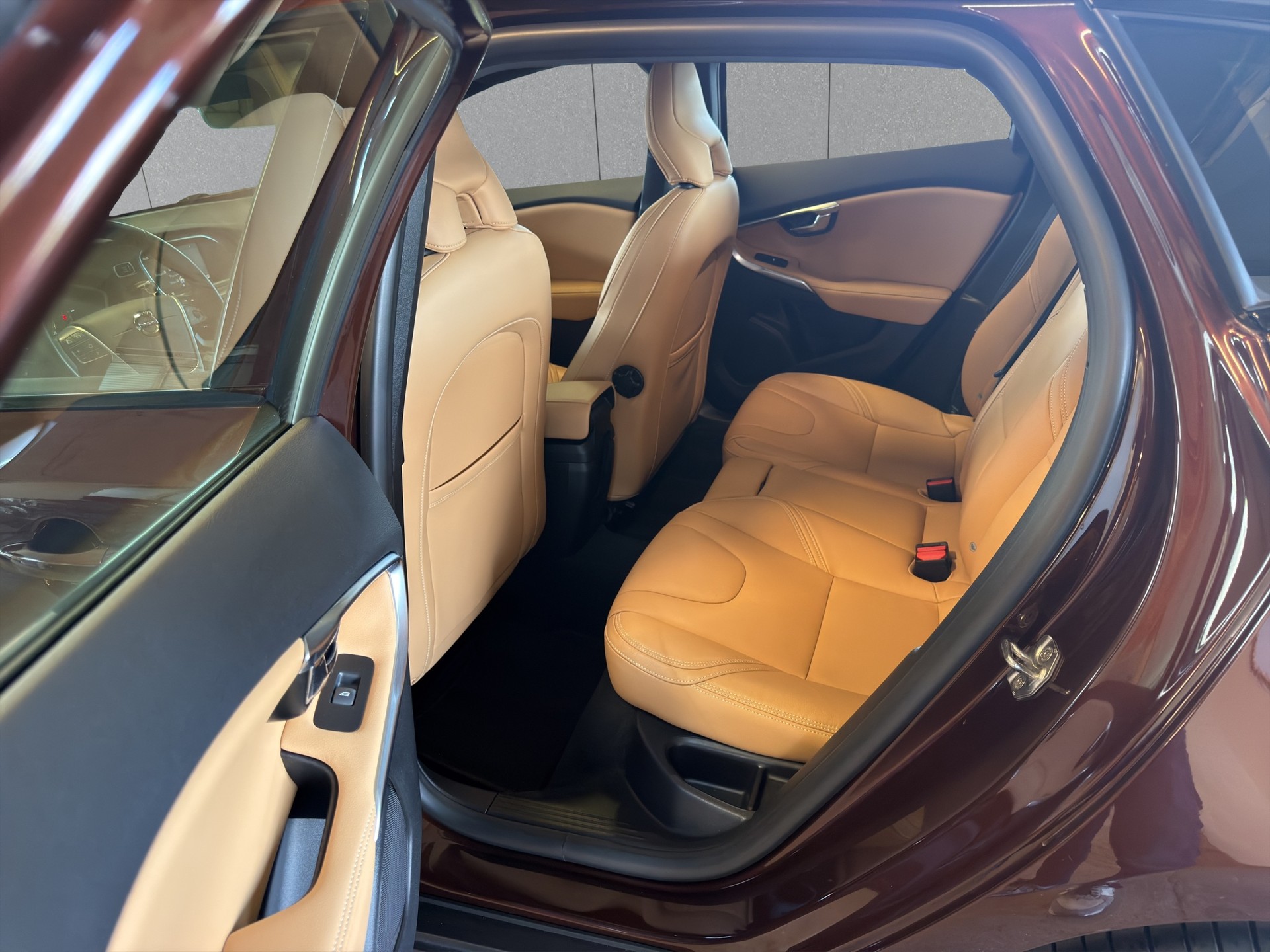 VOLVO V40 Cross Country T4 AWD Lyx Geartronic*TOP ZUSTAND*NUR 39000 KM*NAVIGATION*RÜCKFAHRKAMERA*-image-17