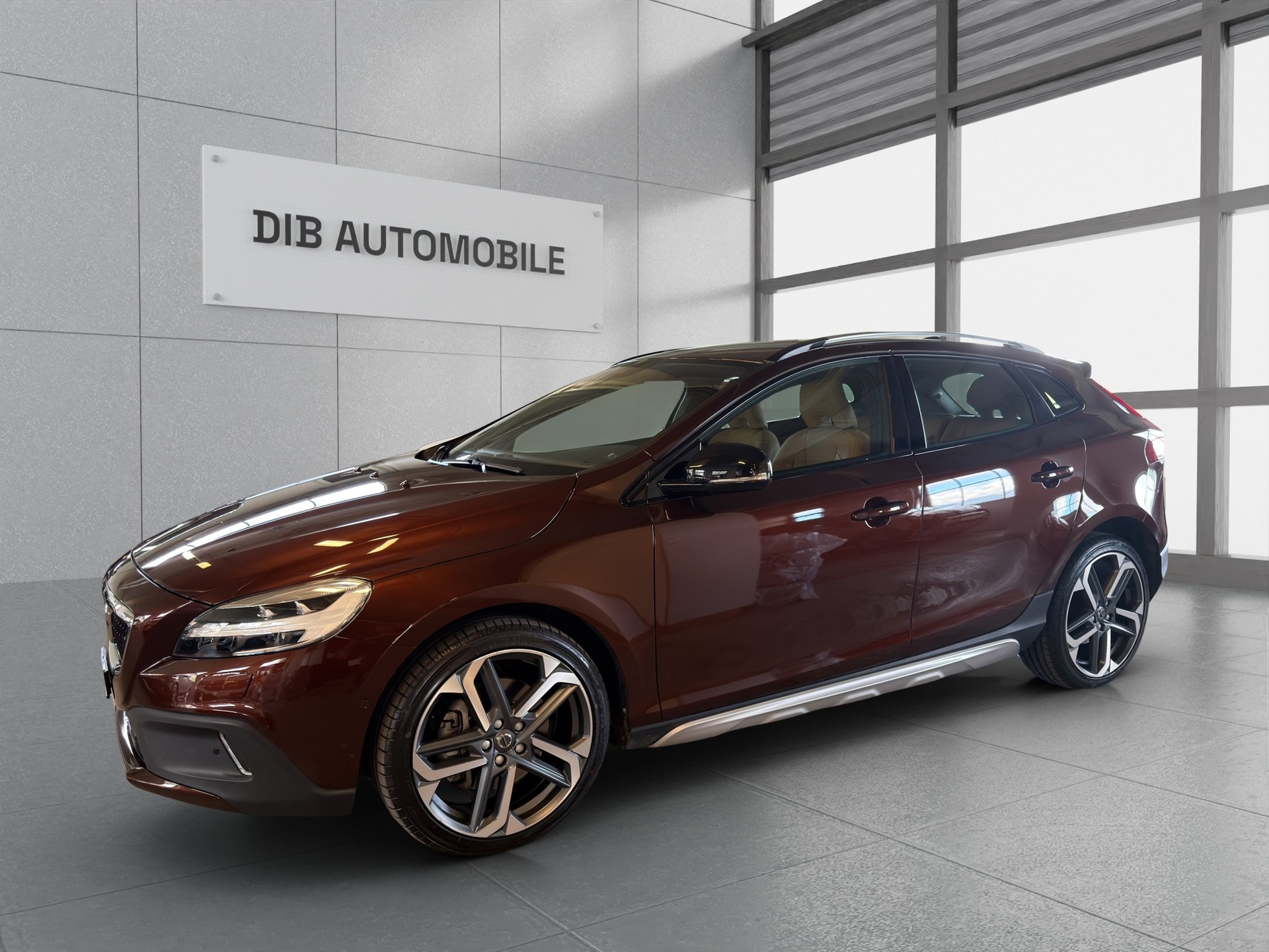 VOLVO V40 Cross Country T4 AWD Lyx Geartronic*TOP ZUSTAND*NUR 39000 KM*NAVIGATION*RÜCKFAHRKAMERA*-image-0