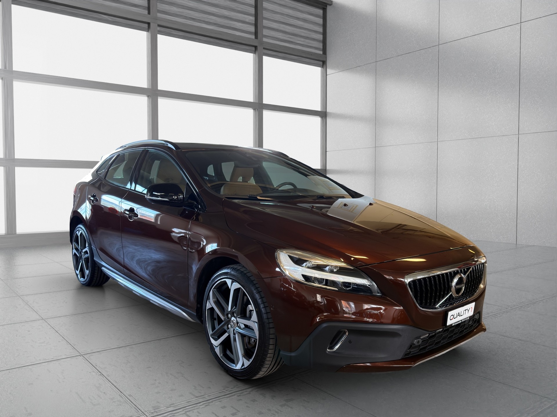 VOLVO V40 Cross Country T4 AWD Lyx Geartronic*TOP ZUSTAND*NUR 39000 KM*NAVIGATION*RÜCKFAHRKAMERA*-image-2