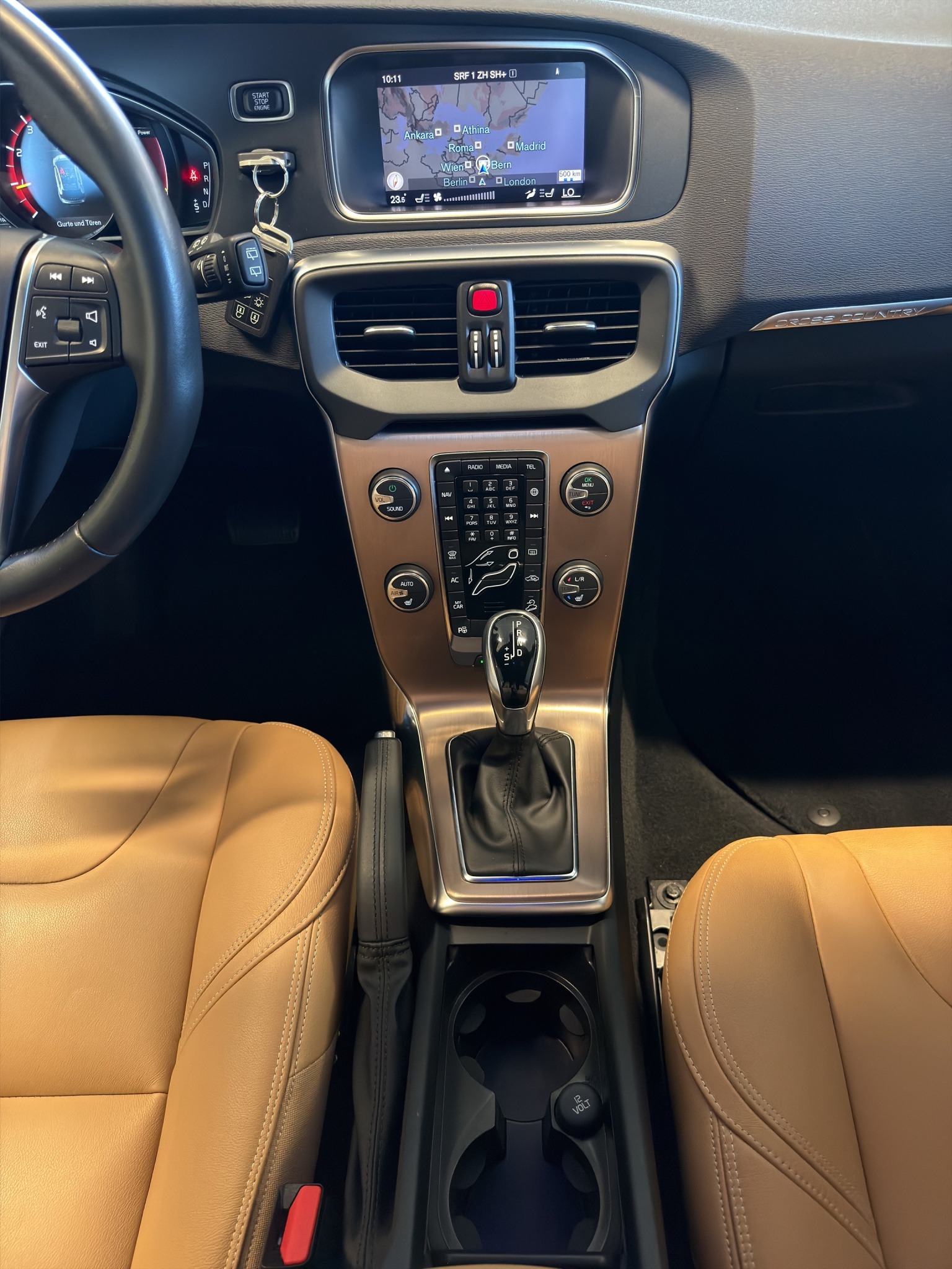 VOLVO V40 Cross Country T4 AWD Lyx Geartronic*TOP ZUSTAND*NUR 39000 KM*NAVIGATION*RÜCKFAHRKAMERA*-image-7