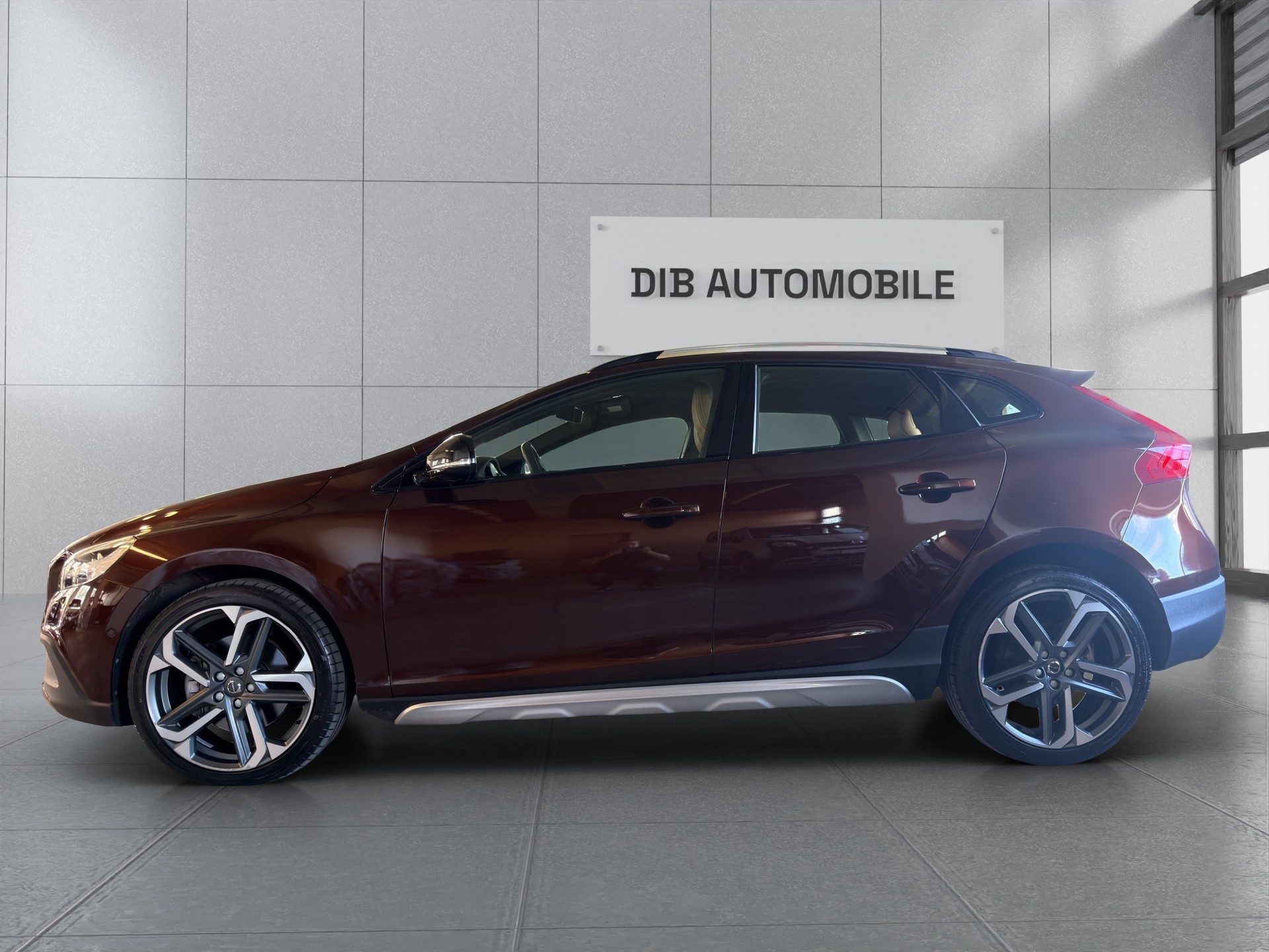 VOLVO V40 Cross Country T4 AWD Lyx Geartronic*TOP ZUSTAND*NUR 39000 KM*NAVIGATION*RÜCKFAHRKAMERA*-image-16