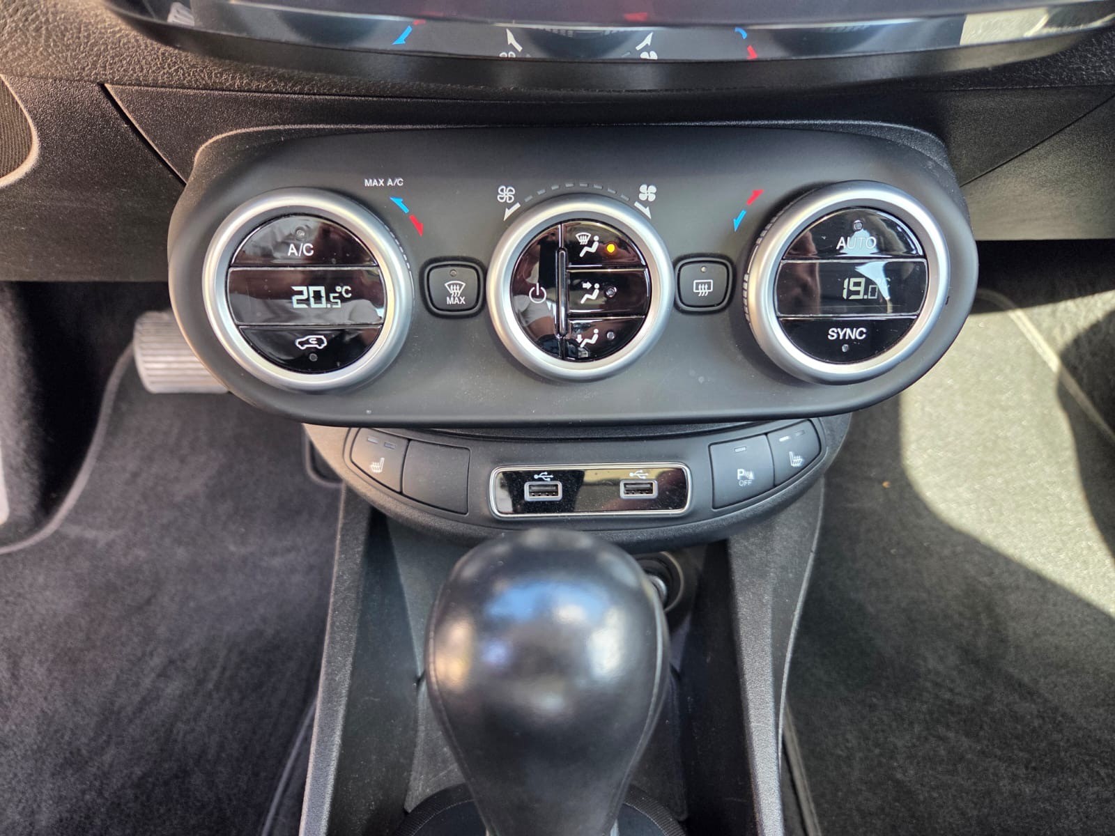 FIAT 500X 2.0MJ Cross 4x4 Automatic-image-12