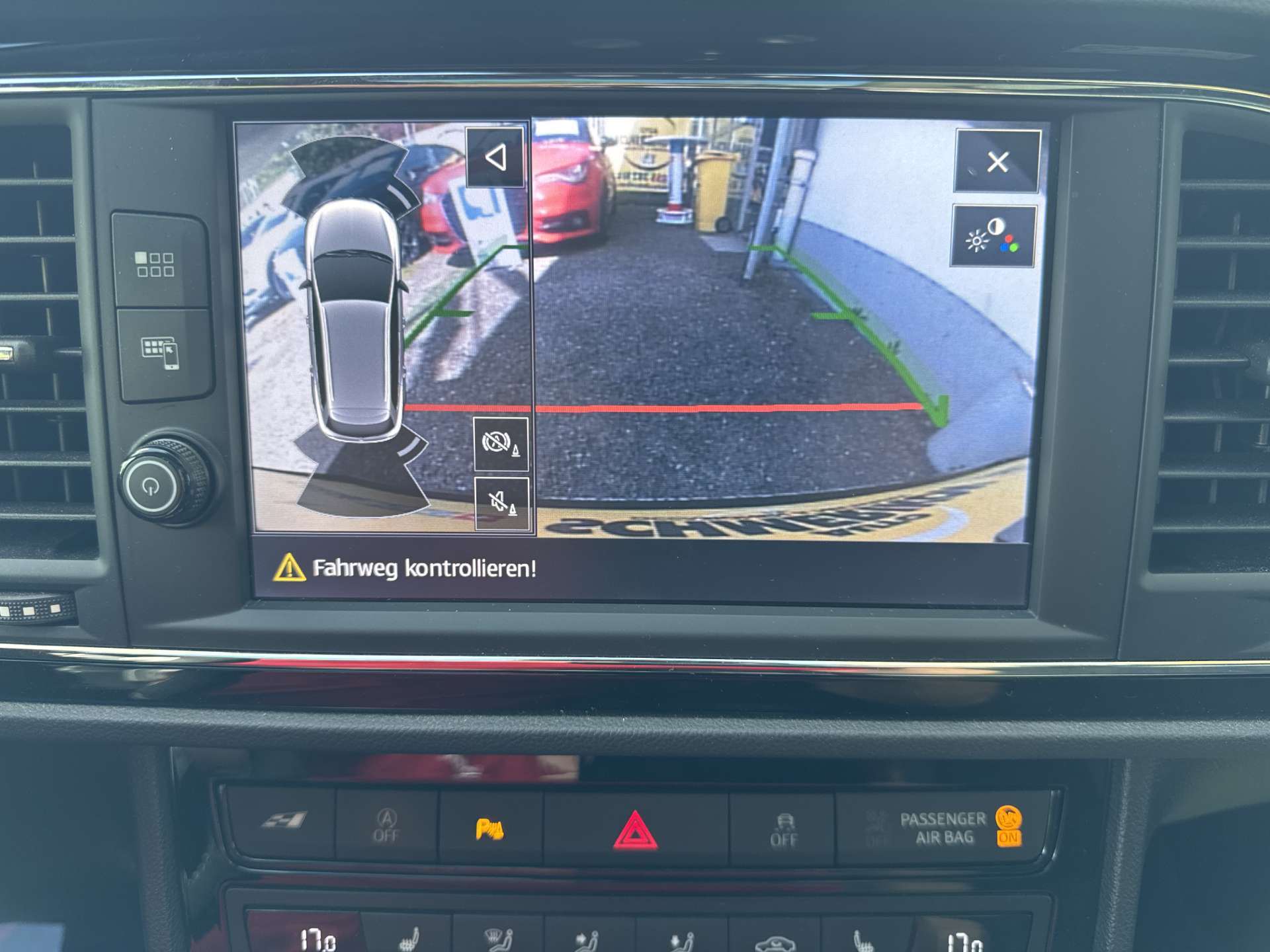 SEAT Leon ST 2.0 TSi Cupra 300PS 4Drive DSG-Automat-image-10