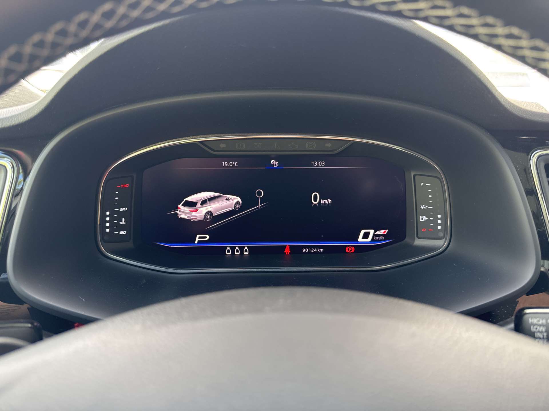 SEAT Leon ST 2.0 TSi Cupra 300PS 4Drive DSG-Automat-image-11