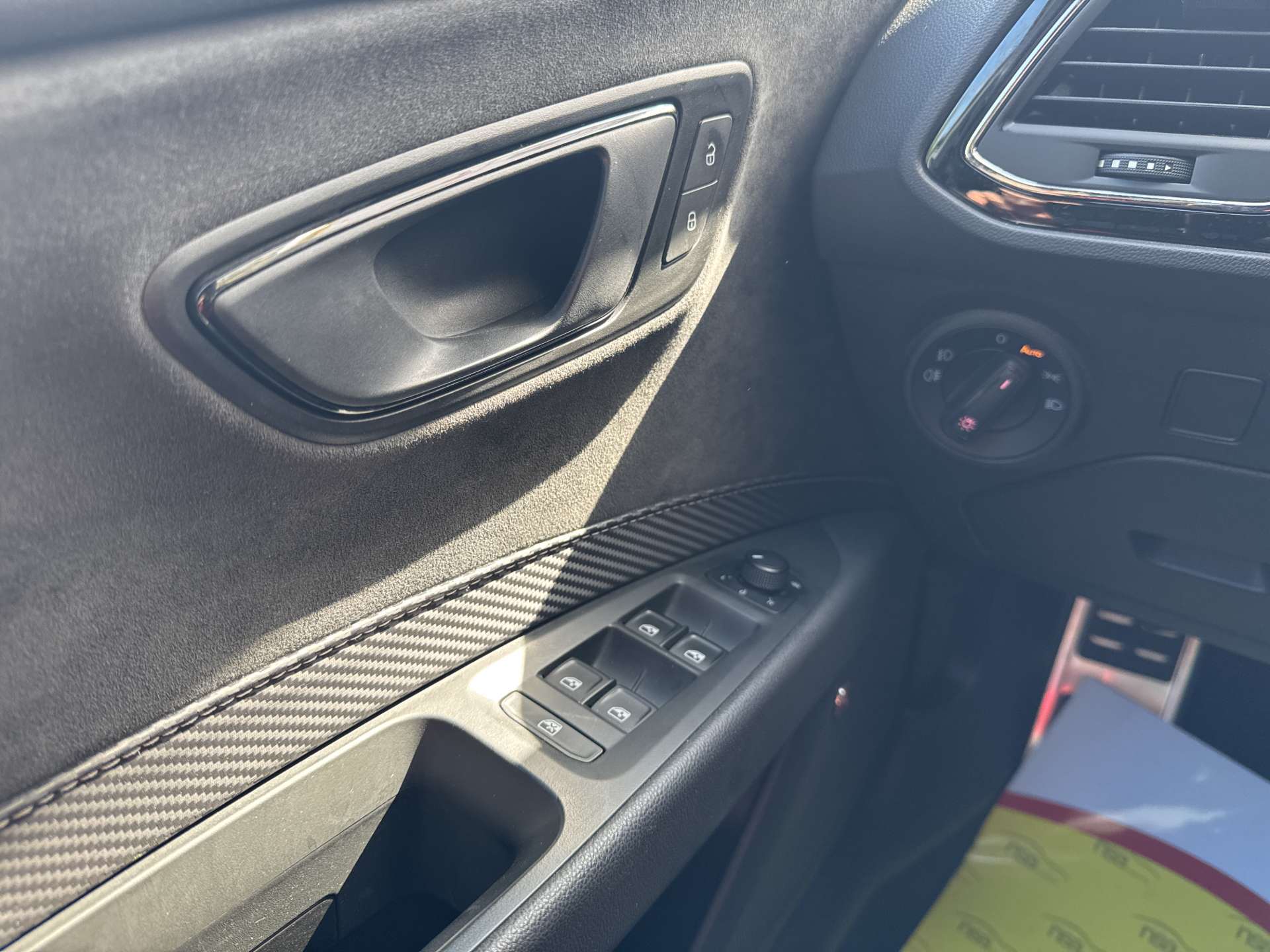SEAT Leon ST 2.0 TSi Cupra 300PS 4Drive DSG-Automat-image-15
