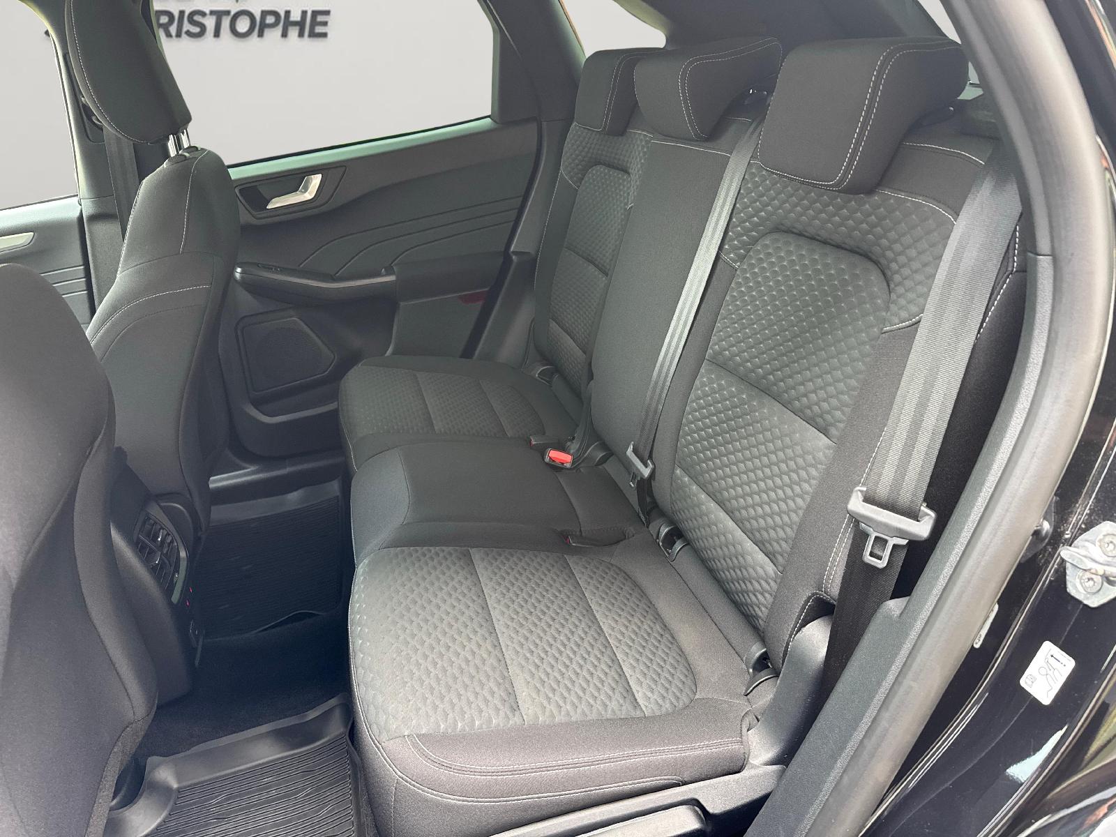FORD Kuga 2.5 Hybrid Cool & Connect 4x4-image-12