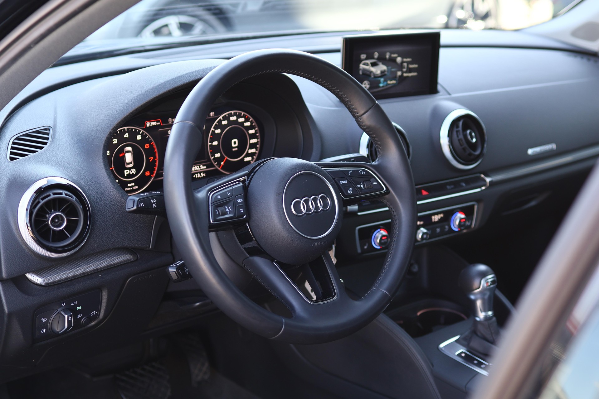 AUDI A3 Sportback 2.0 T FSI Design Quattro S-Tronic * LEDERSITZE * ELEKTRISCHE SITZE * LENKRADHEIZUNG *-image-15