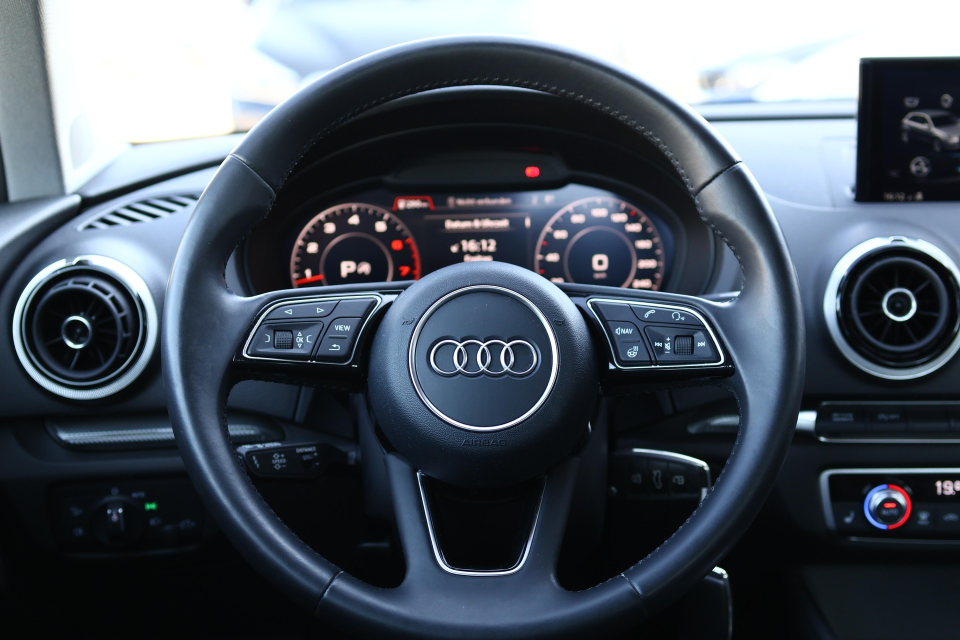 AUDI A3 Sportback 2.0 T FSI Design Quattro S-Tronic * LEDERSITZE * ELEKTRISCHE SITZE * LENKRADHEIZUNG *-image-19