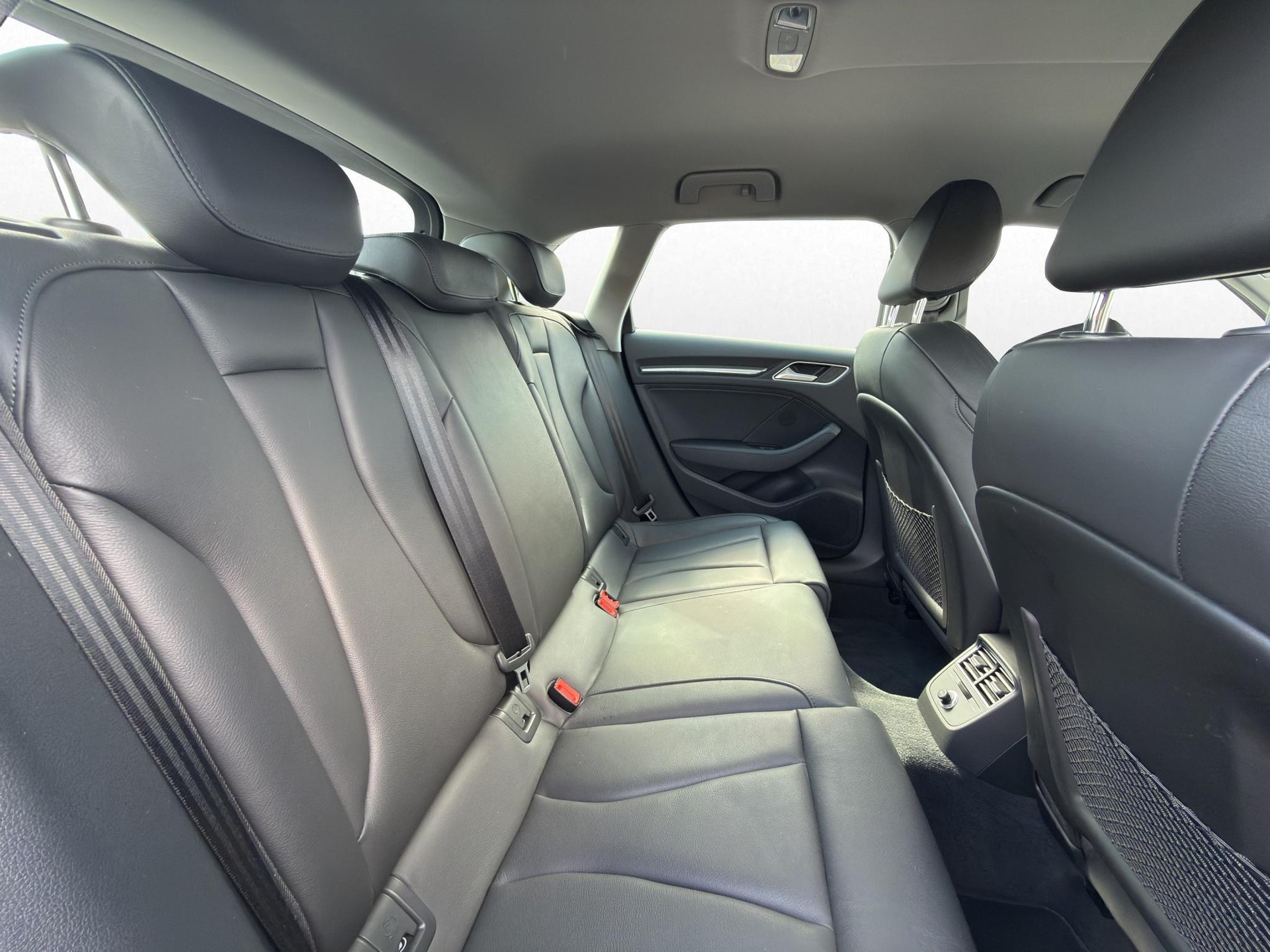 AUDI A3 Sportback 2.0 T FSI Design Quattro S-Tronic * LEDERSITZE * ELEKTRISCHE SITZE * LENKRADHEIZUNG *-image-31