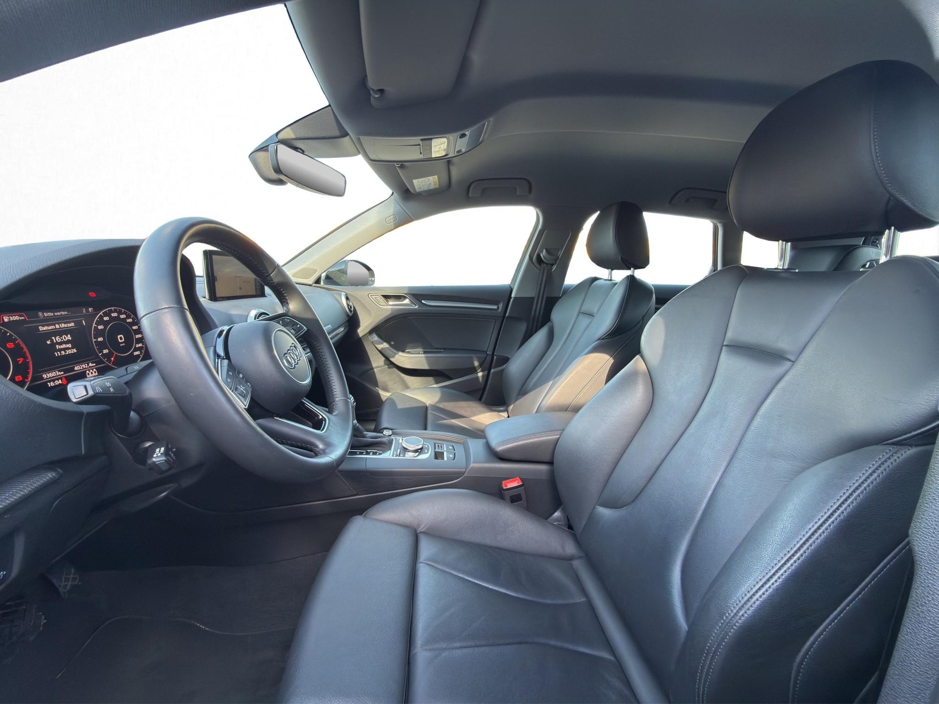 AUDI A3 Sportback 2.0 T FSI Design Quattro S-Tronic * LEDERSITZE * ELEKTRISCHE SITZE * LENKRADHEIZUNG *-image-13