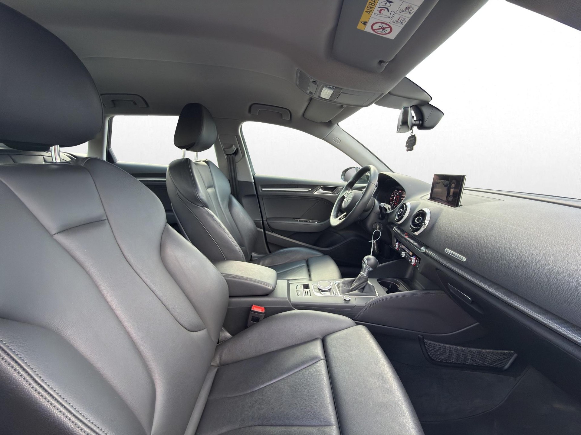 AUDI A3 Sportback 2.0 T FSI Design Quattro S-Tronic * LEDERSITZE * ELEKTRISCHE SITZE * LENKRADHEIZUNG *-image-16