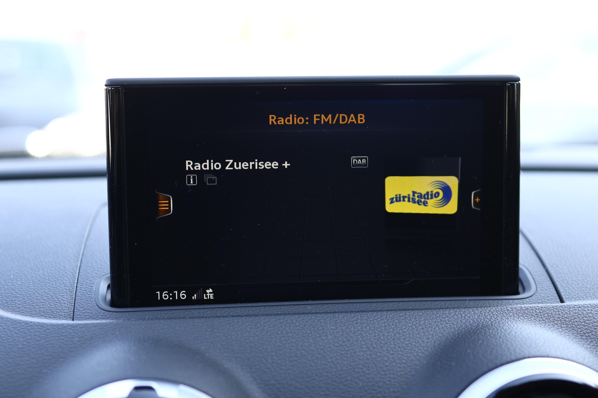 AUDI A3 Sportback 2.0 T FSI Design Quattro S-Tronic * LEDERSITZE * ELEKTRISCHE SITZE * LENKRADHEIZUNG *-image-26