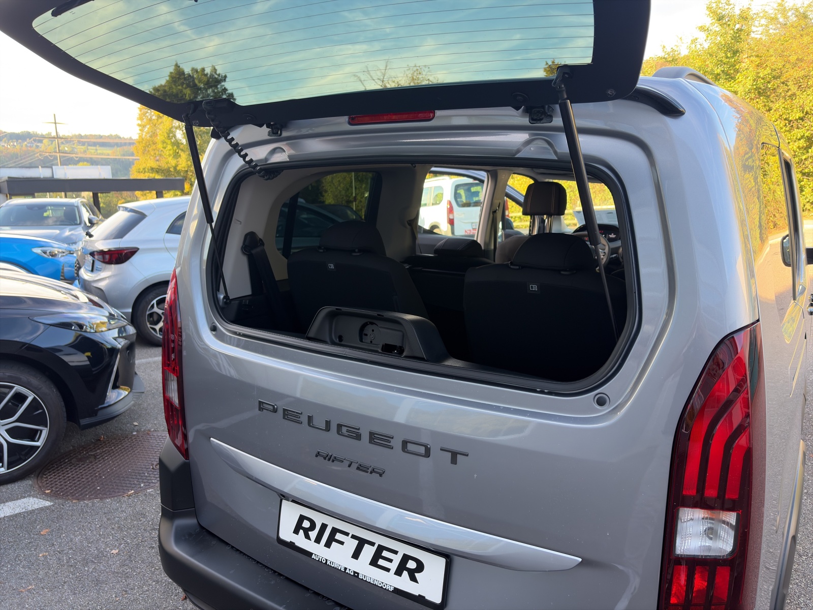 PEUGEOT Rifter Long 1.5 BlueHDi 130 Fa-image-8