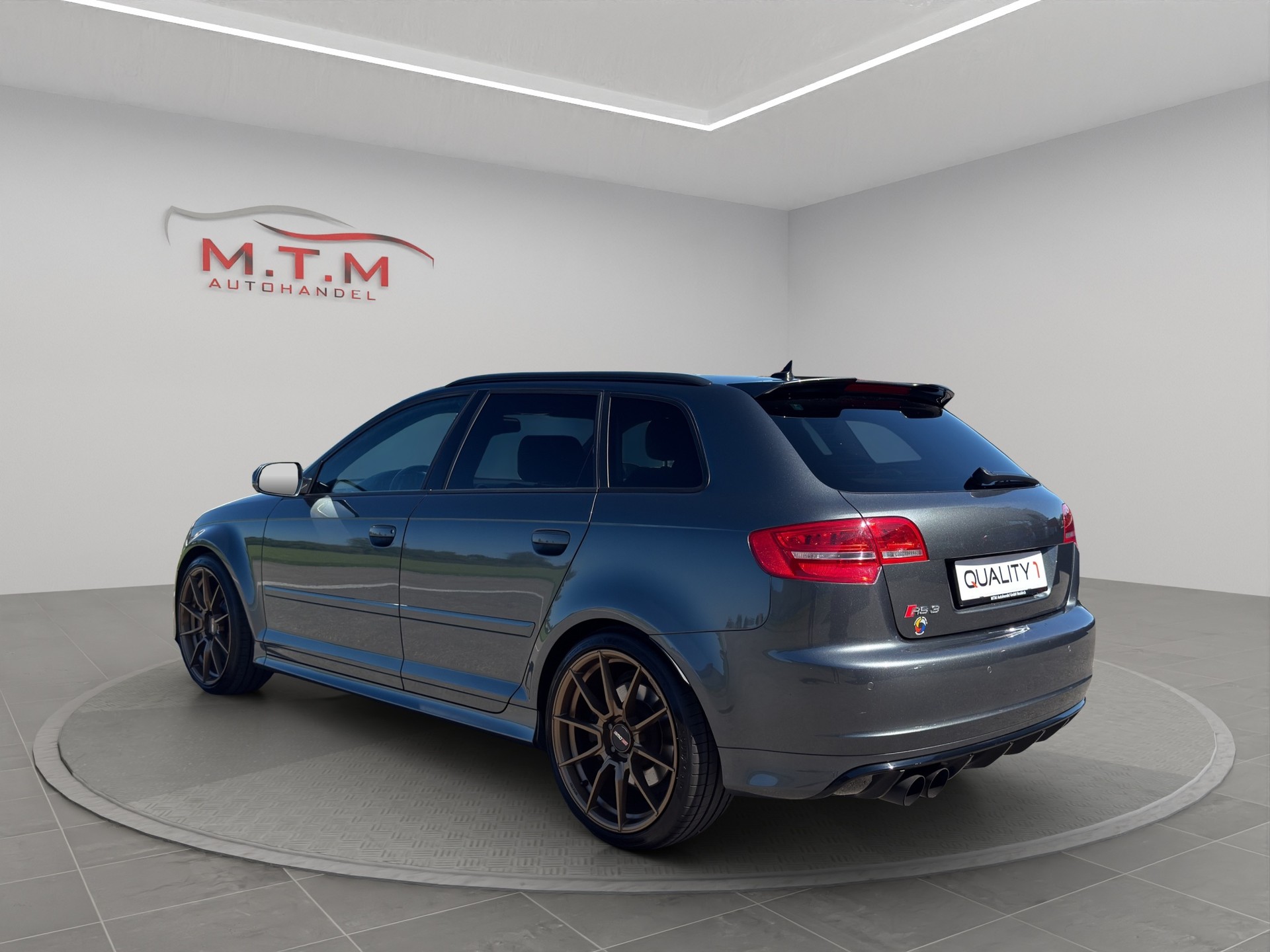 AUDI RS3 Sportback 2.5 TFSI quattro S-tronic-image-2
