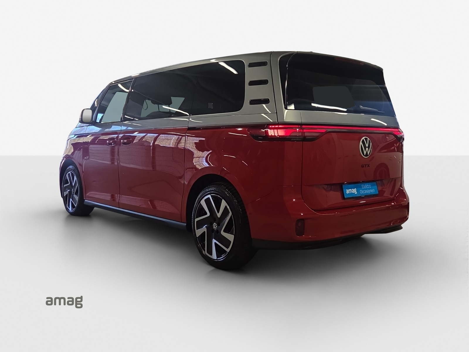 VW ID.Buzz LWB GTX 4 Motion-image-2