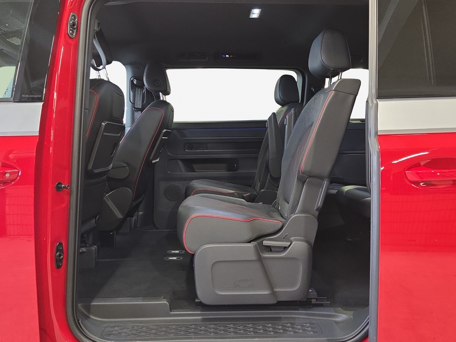 VW ID.Buzz LWB GTX 4 Motion-image-11