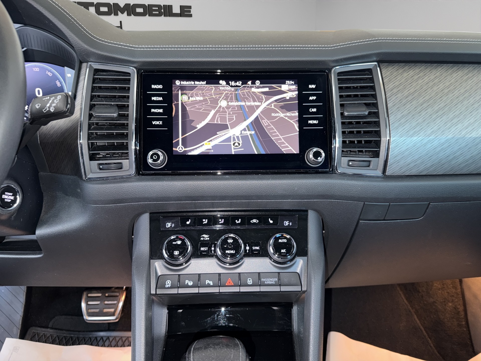 SKODA Kodiaq 2.0 TDI CR Style 4x4 DSG-image-10