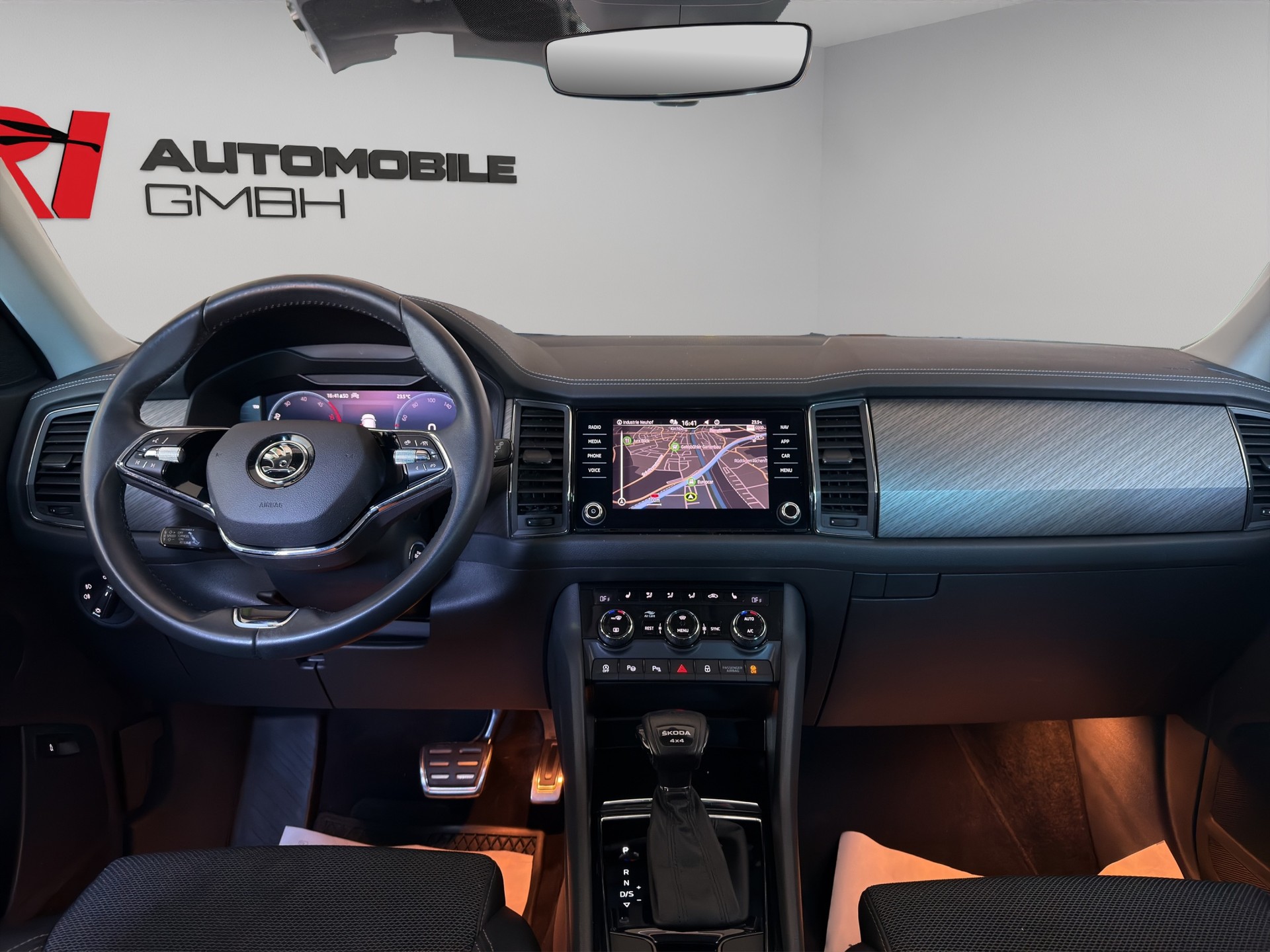 SKODA Kodiaq 2.0 TDI CR Style 4x4 DSG-image-11