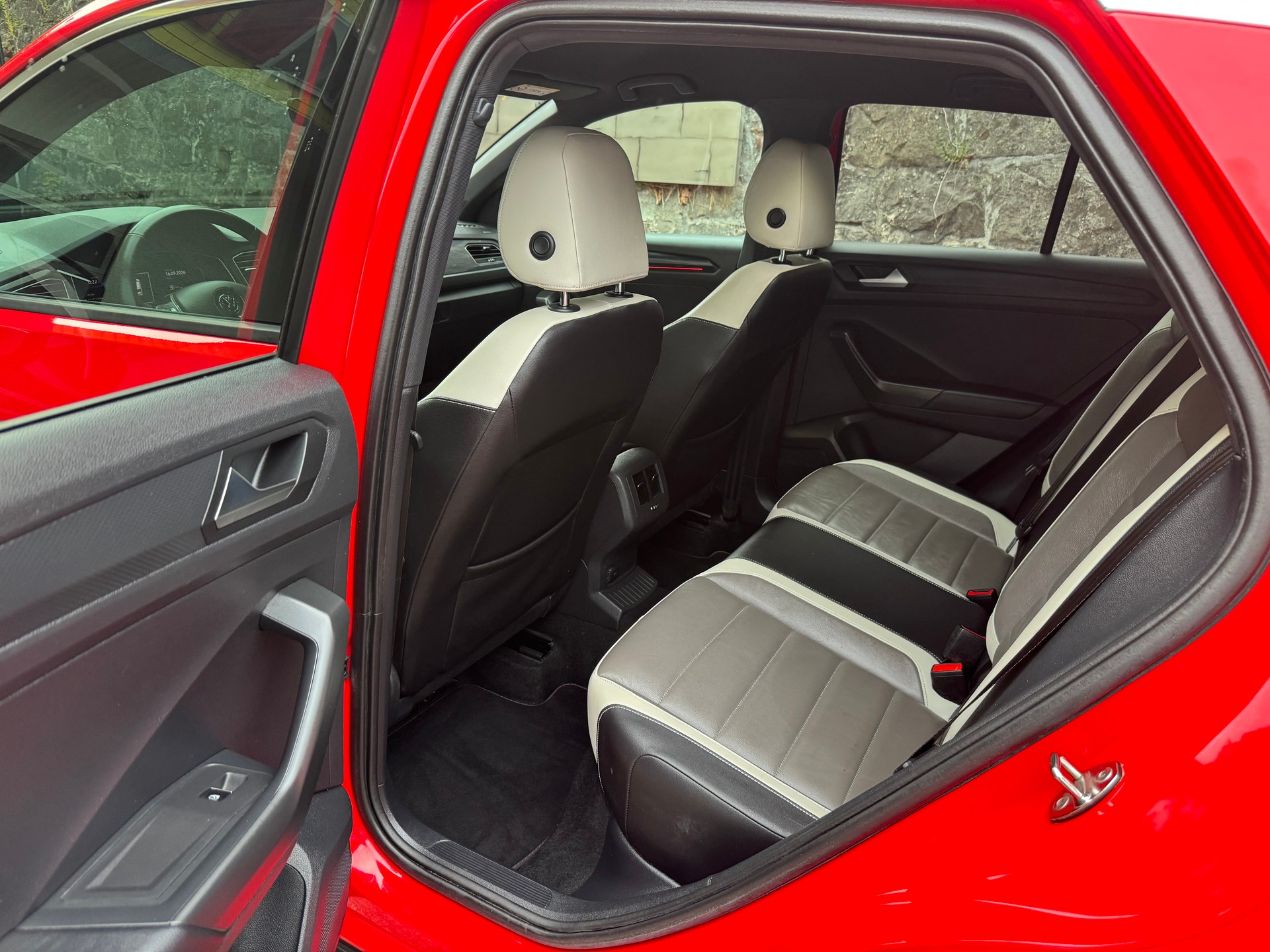 VW T-Roc 2.0 TSI Sport DSG 4Motion-image-15