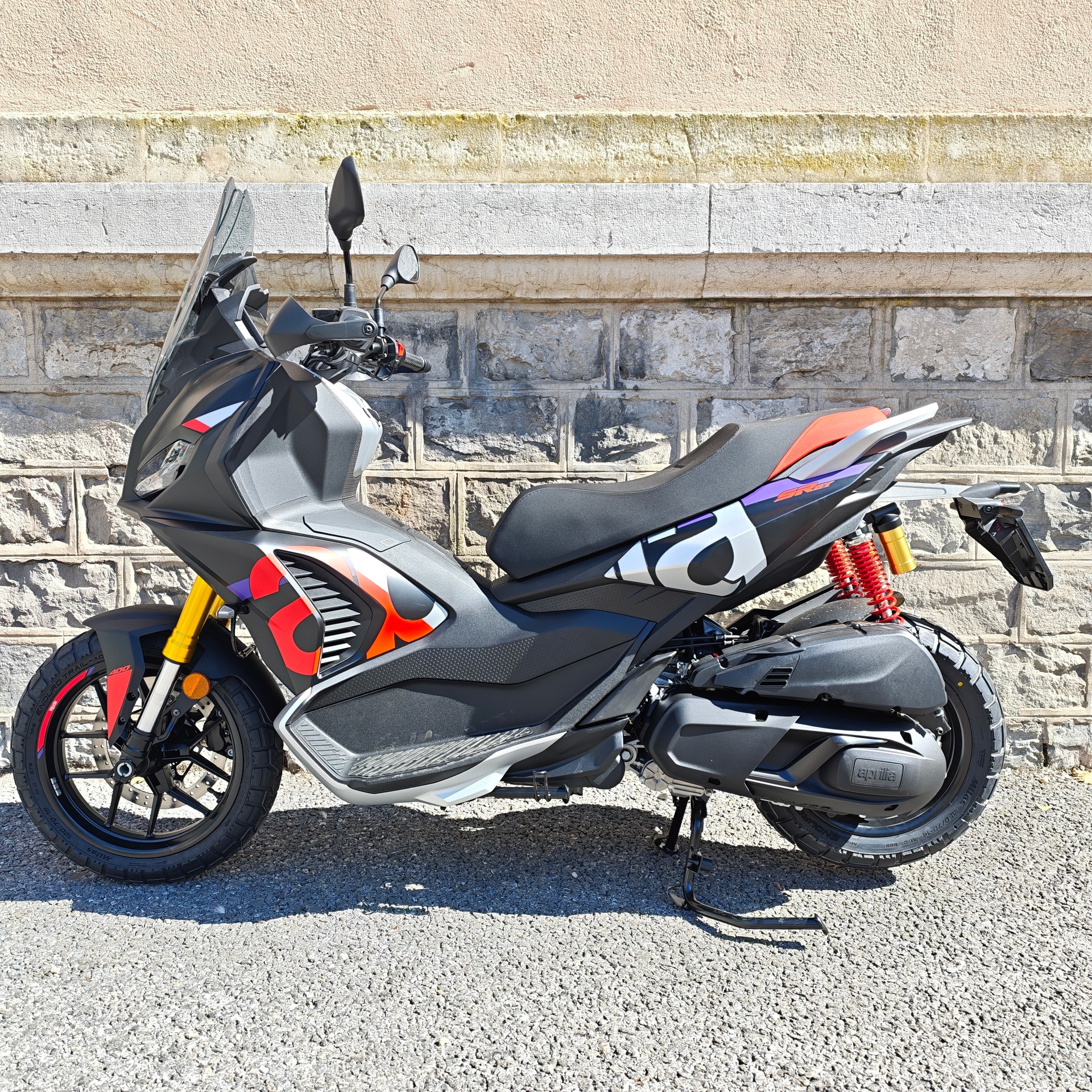 APRILIA SR 400 GT Replica-showroom-element-2