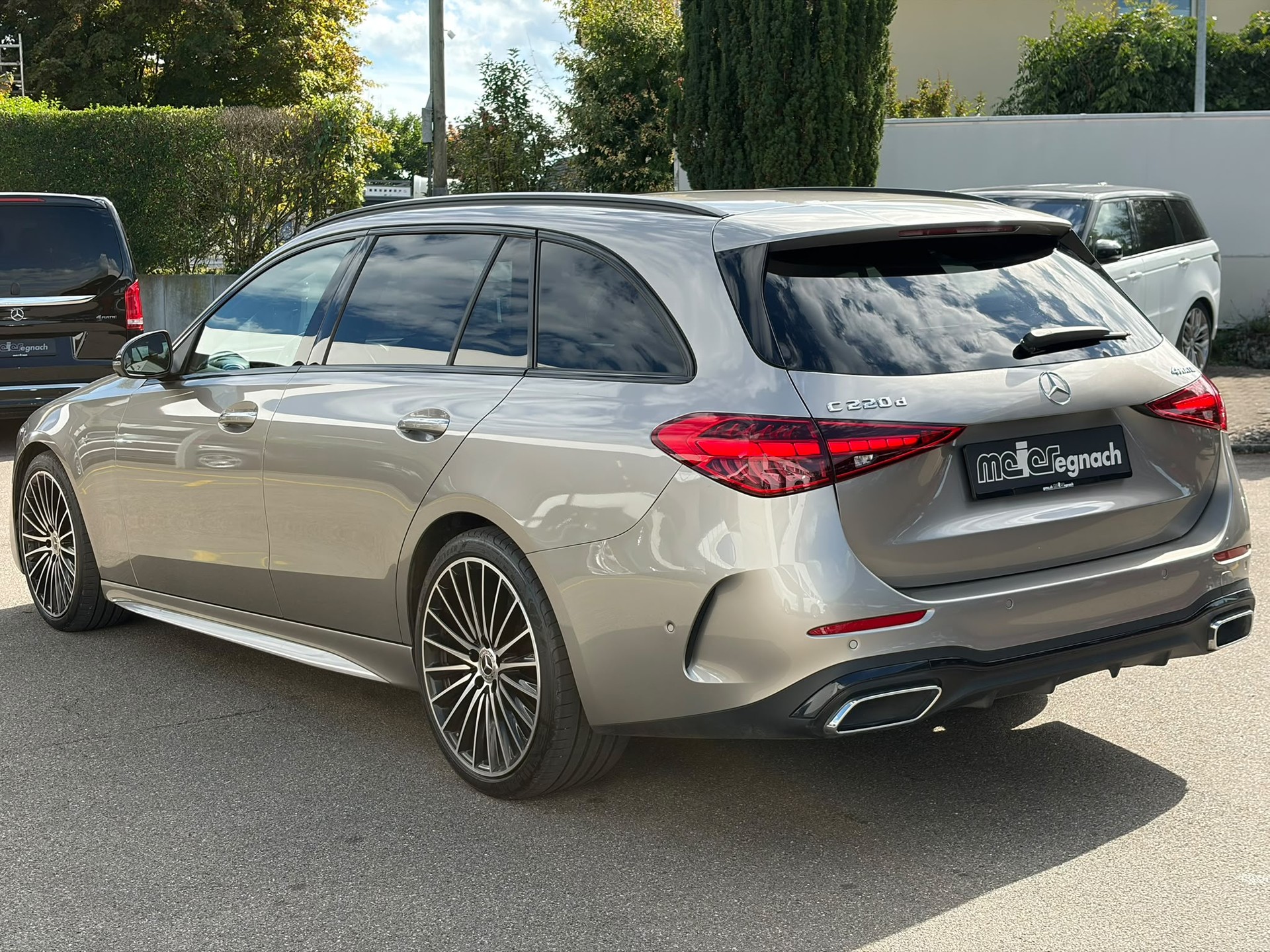 MERCEDES-BENZ C 220 d T 4Matic AMG Line-image-5