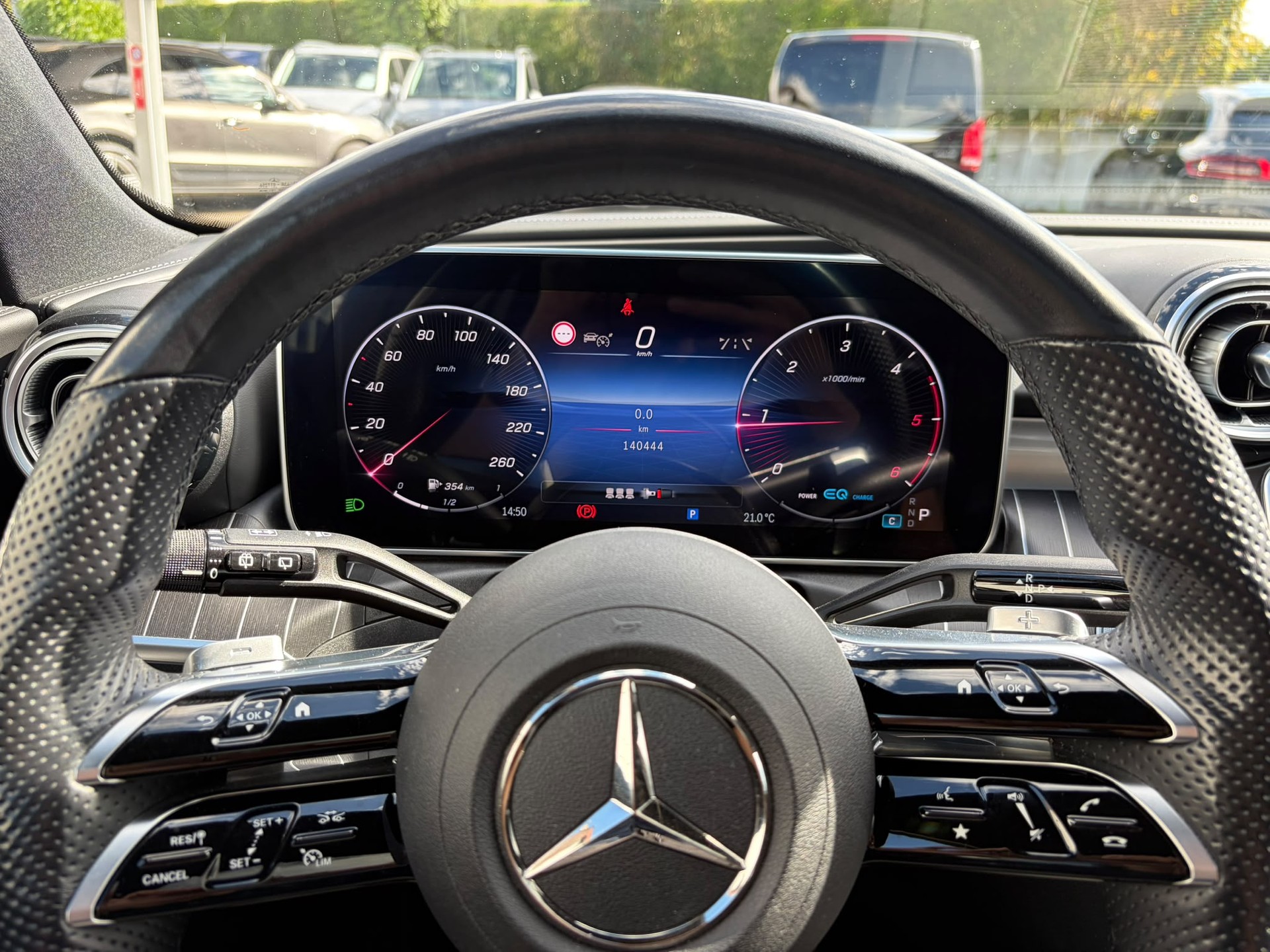 MERCEDES-BENZ C 220 d T 4Matic AMG Line-image-10