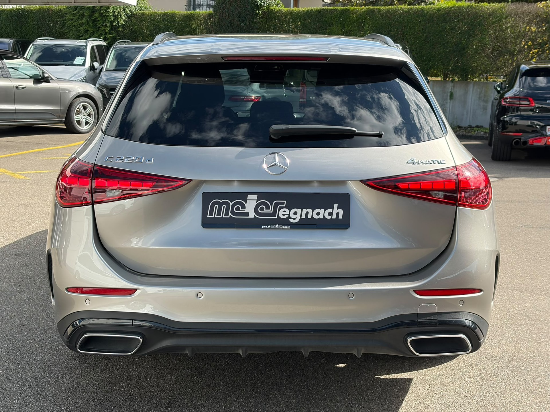 MERCEDES-BENZ C 220 d T 4Matic AMG Line-image-6