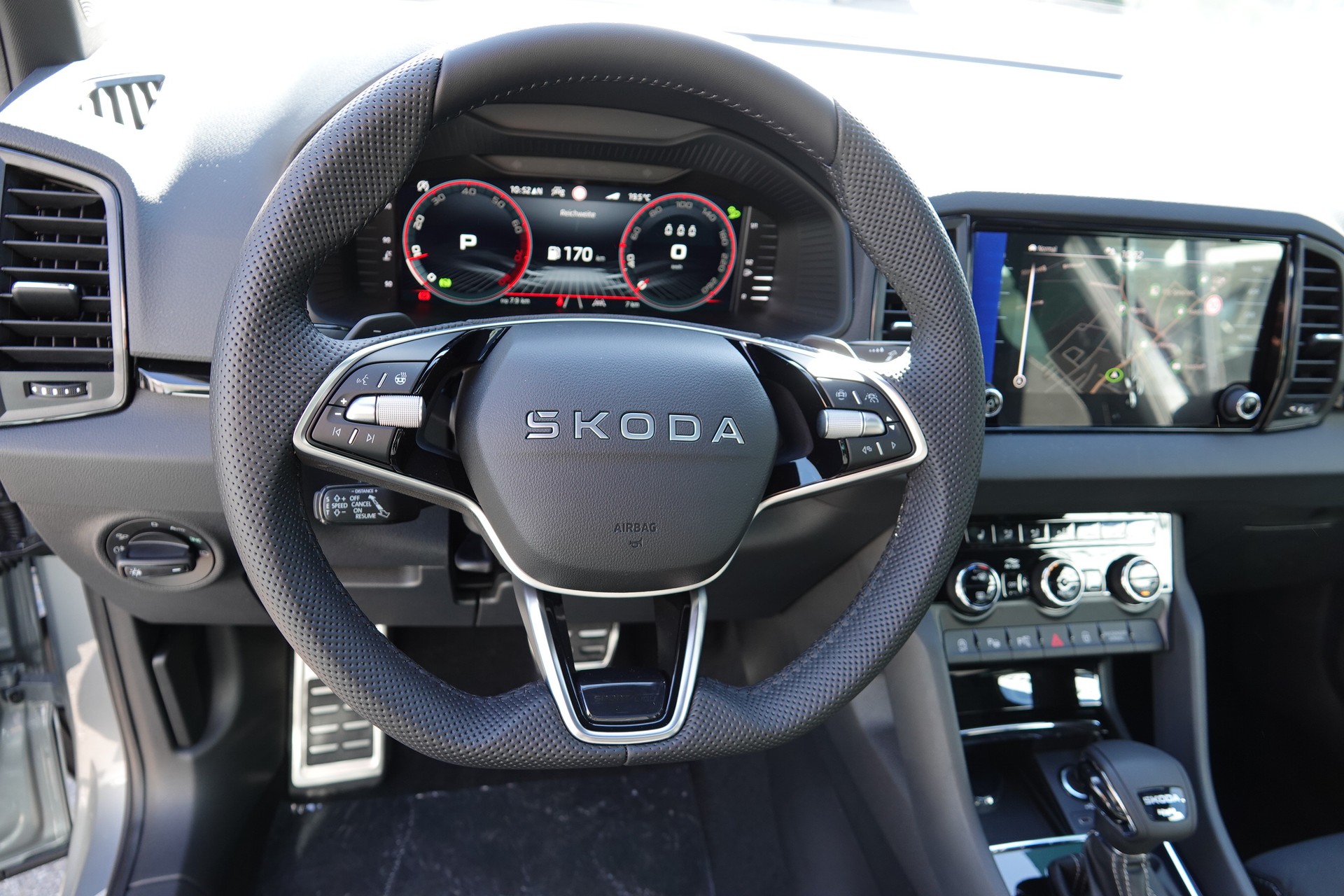SKODA Karoq 2.0 TSI SportLine 4x4 DSG-image-12
