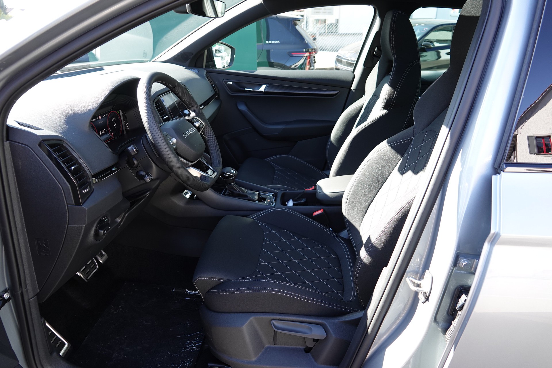 SKODA Karoq 2.0 TSI SportLine 4x4 DSG-image-13