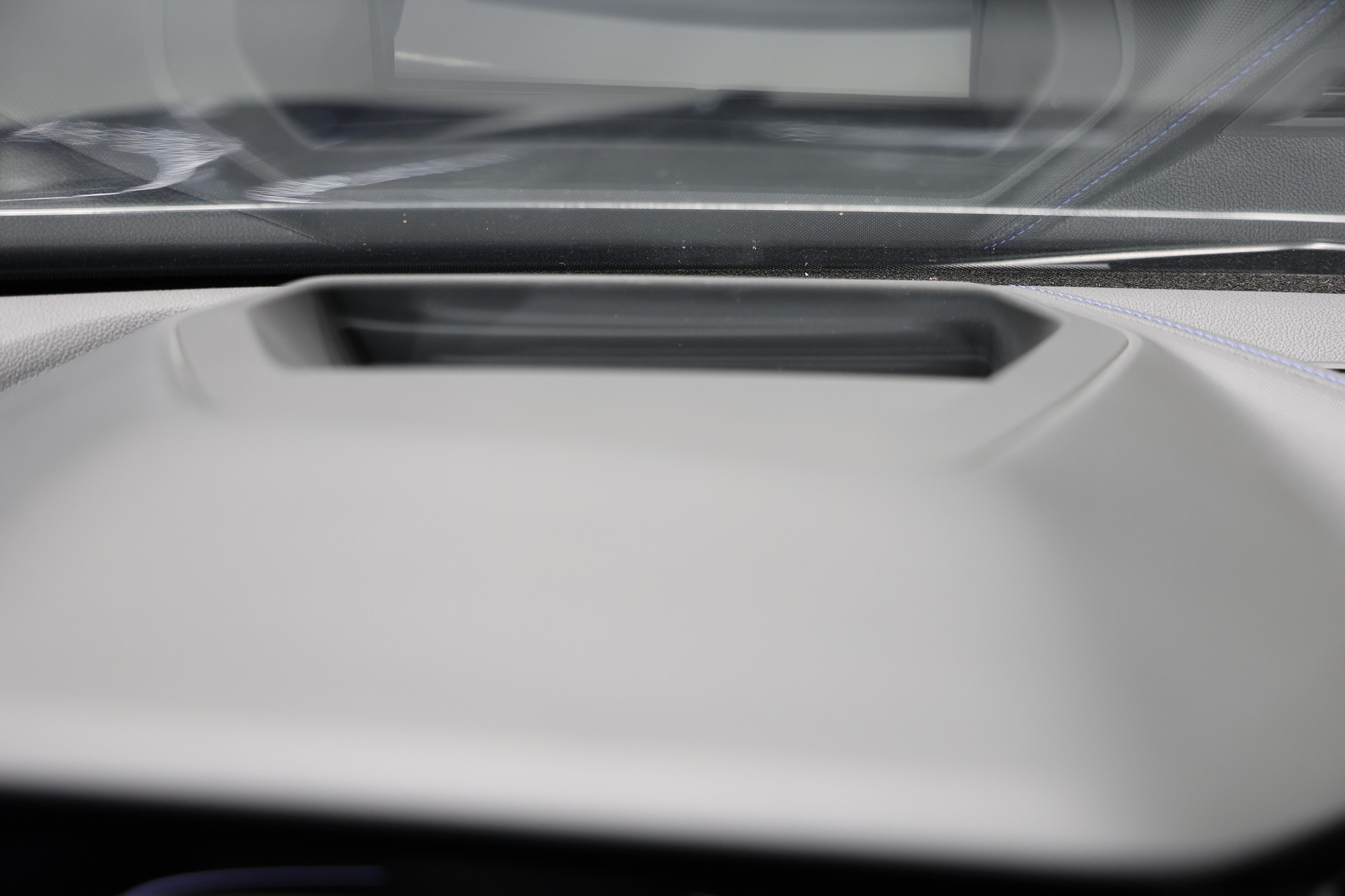 BMW M135i xDrive Steptronic *Sportsitze*-image-18