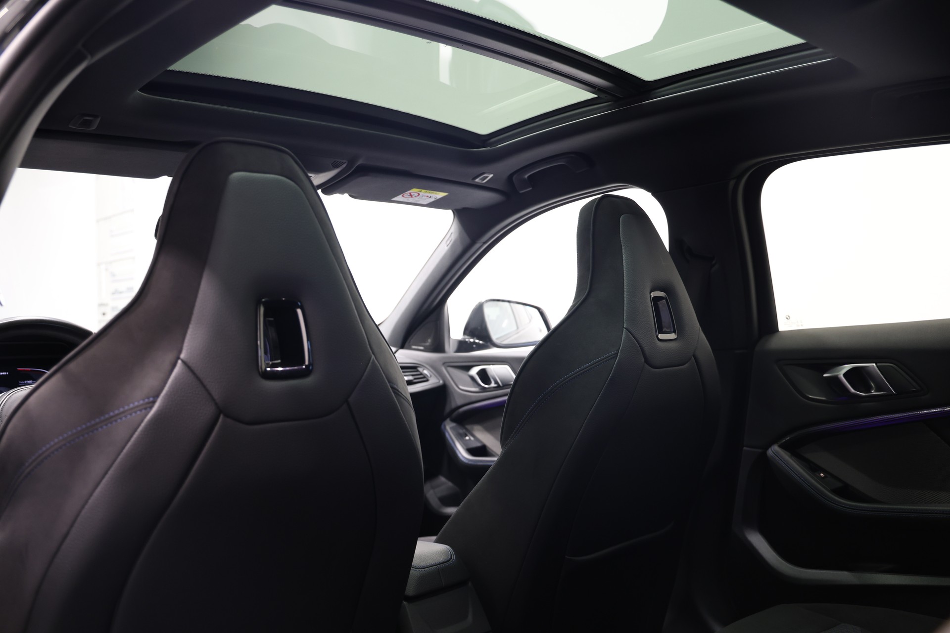 BMW M135i xDrive Steptronic *Sportsitze*-image-13