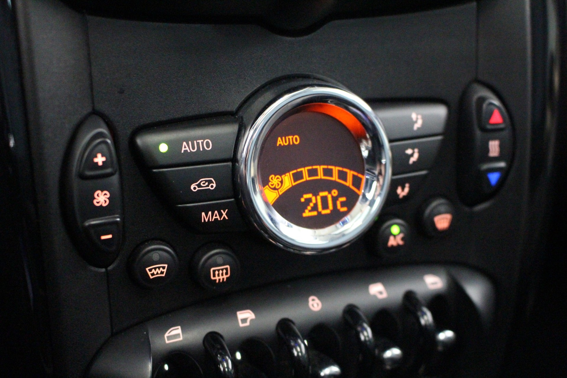 MINI Countryman R60 1.6i Cooper-image-14