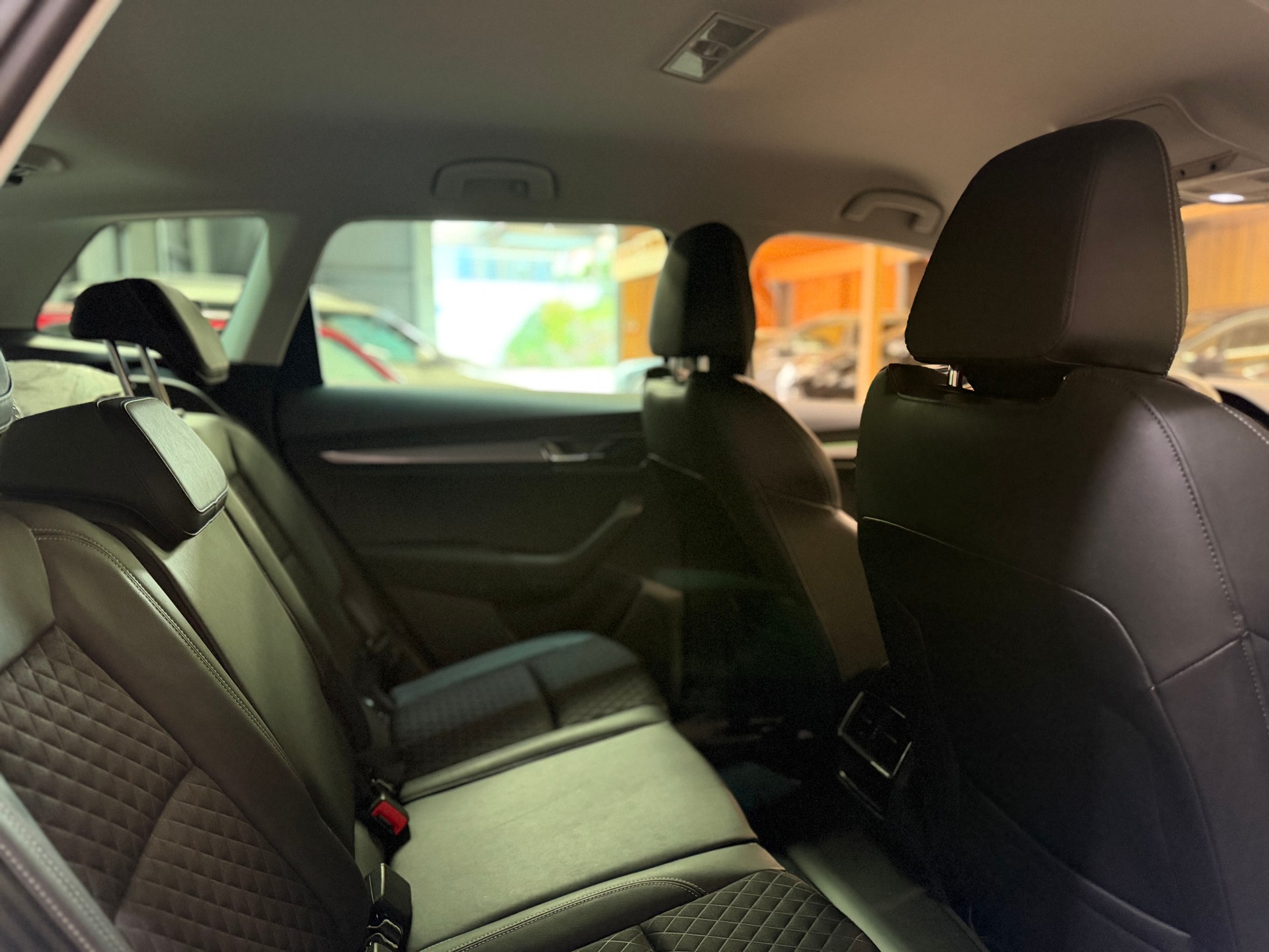 SKODA Karoq 1.5 TSI ACT Style DSG *Frisch MFK*-image-10