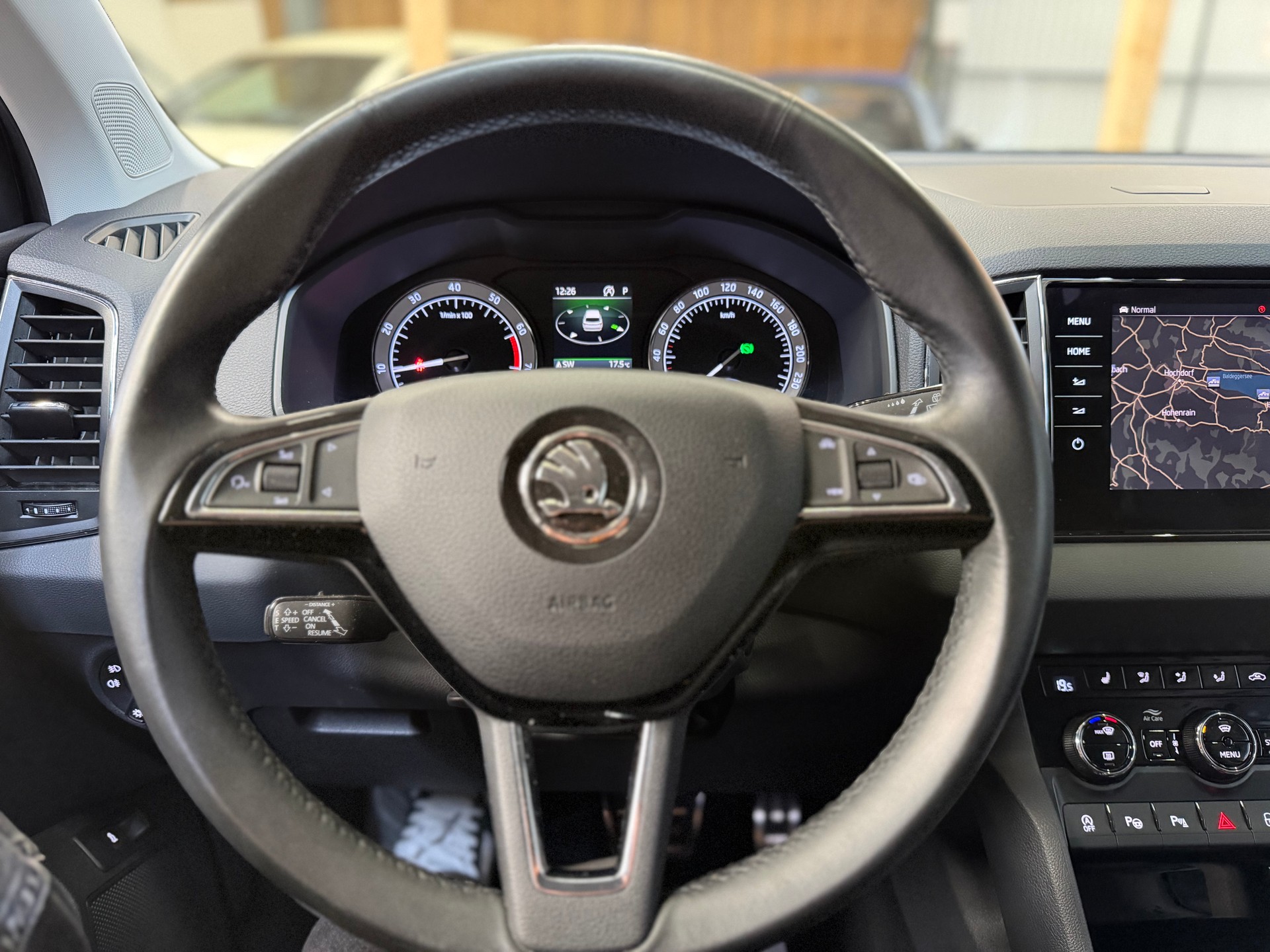 SKODA Karoq 1.5 TSI ACT Style DSG *Frisch MFK*-image-11