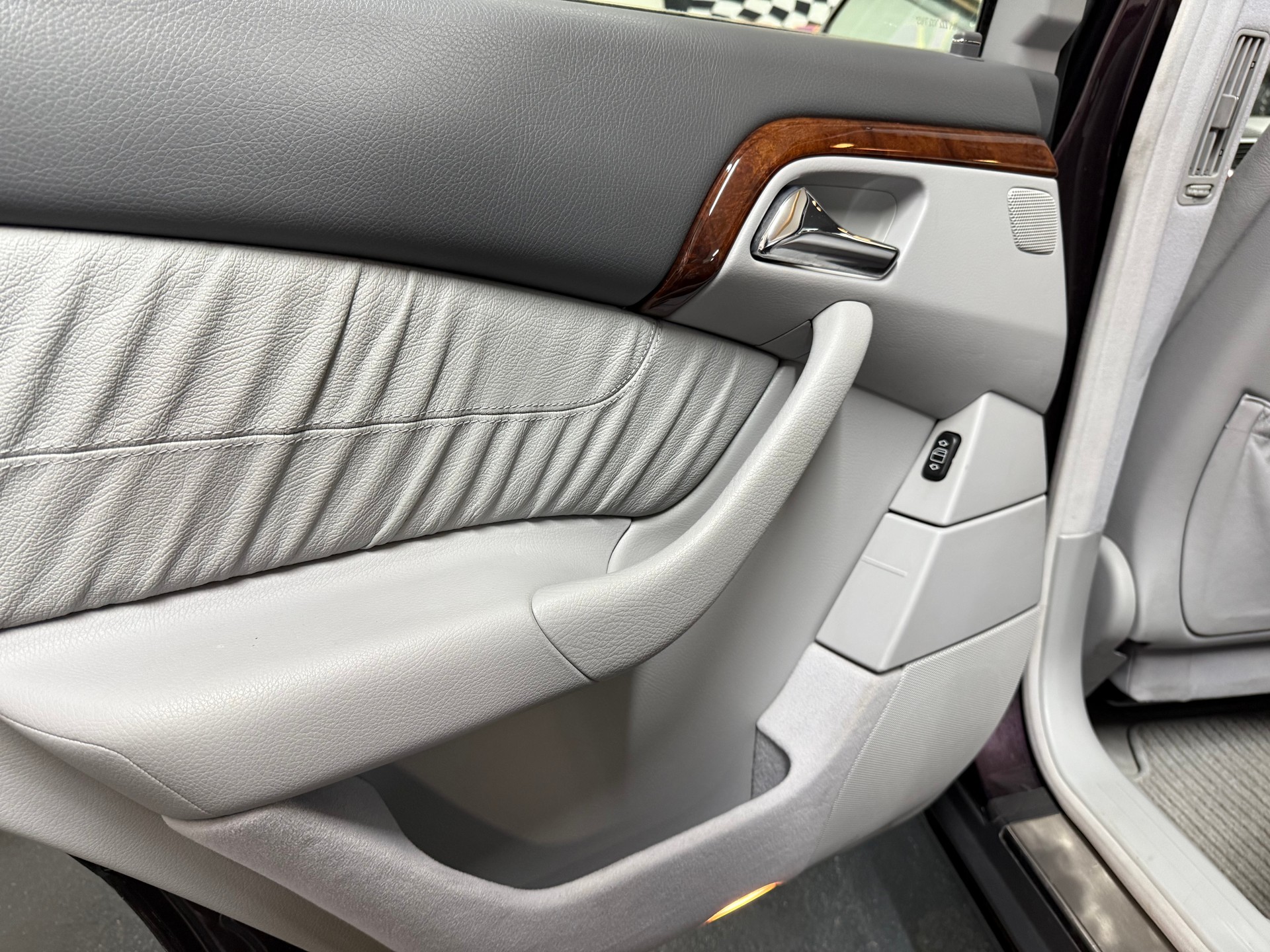 MERCEDES-BENZ S 320-image-9