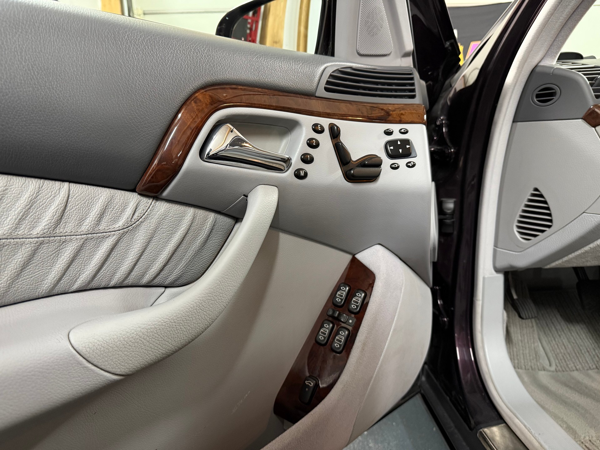MERCEDES-BENZ S 320-image-14